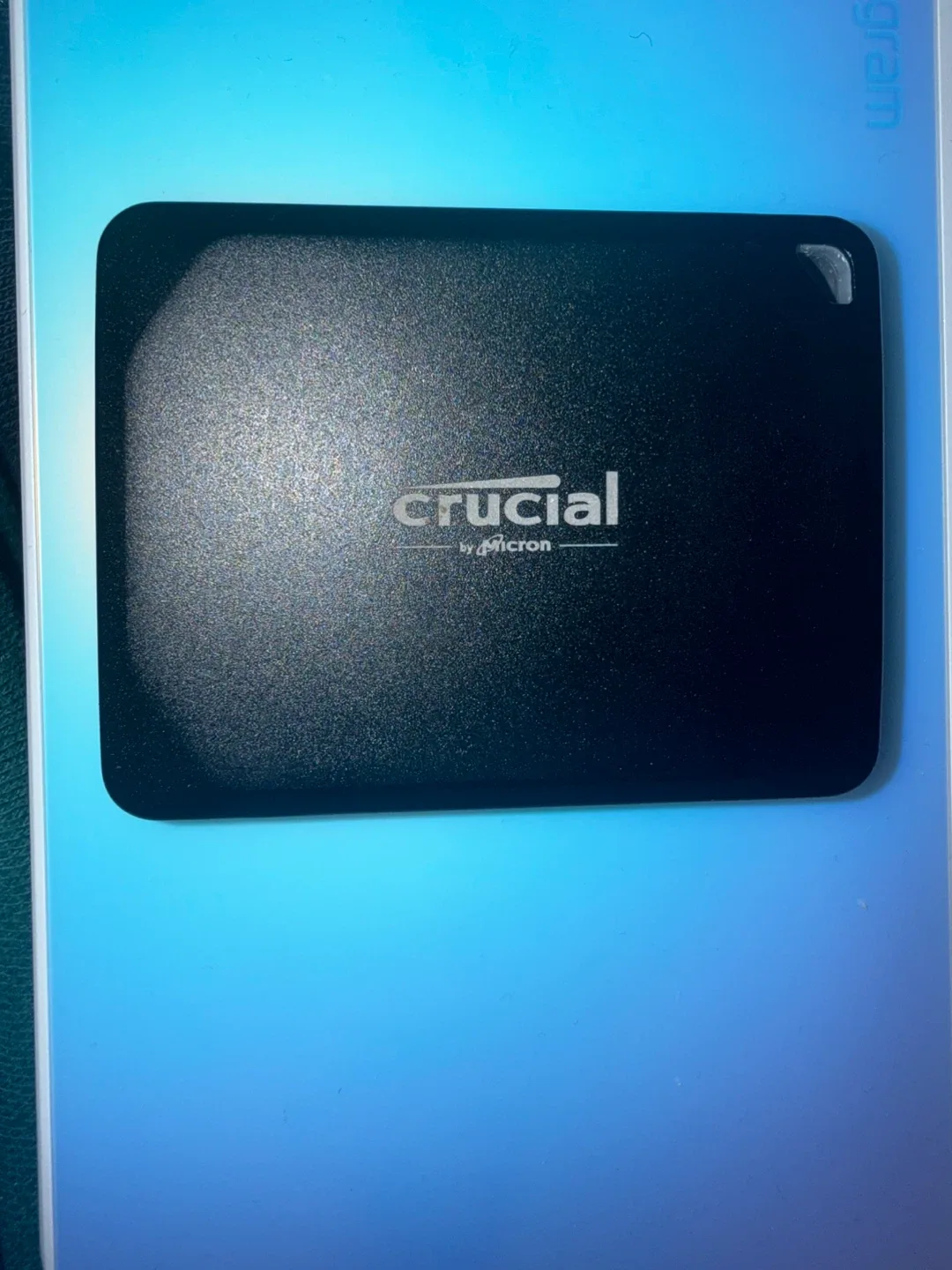 Crucial X10 Pro 4TB Portable SSD - Black image indicator(2)
