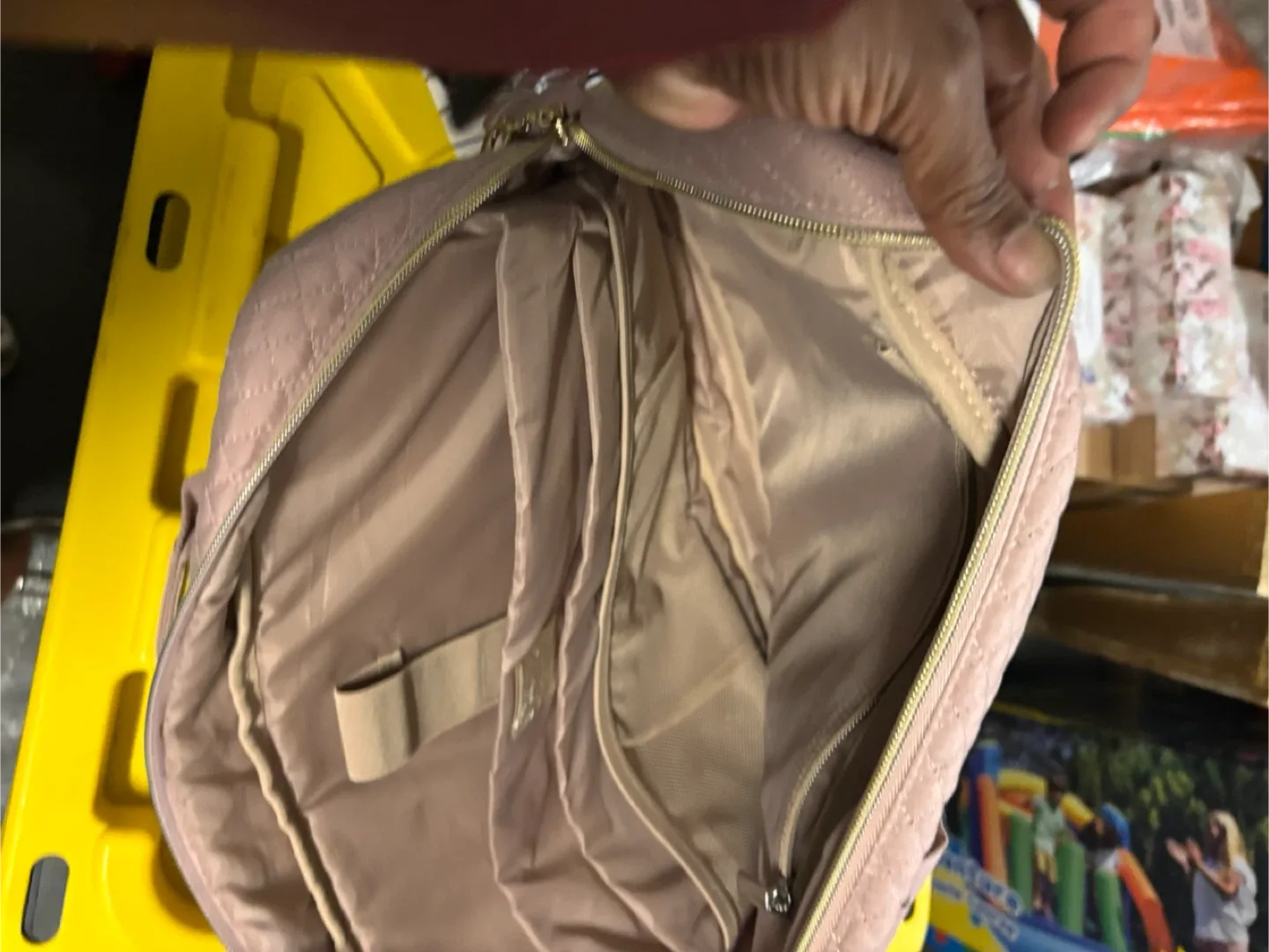 Bagsmart Pink Laptop Bag image indicator(2)