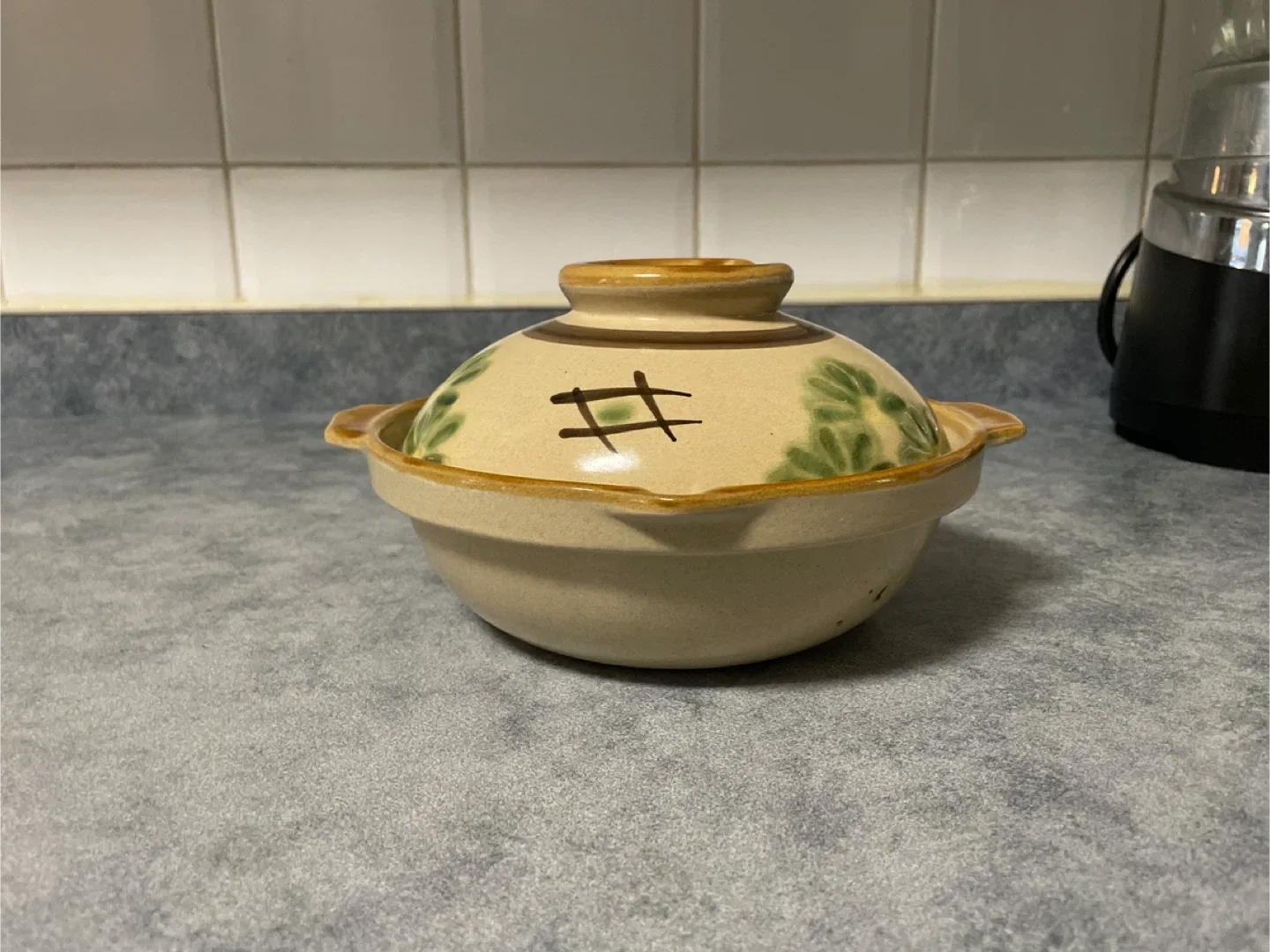 Earthenware Pot with Lid image indicator(3)