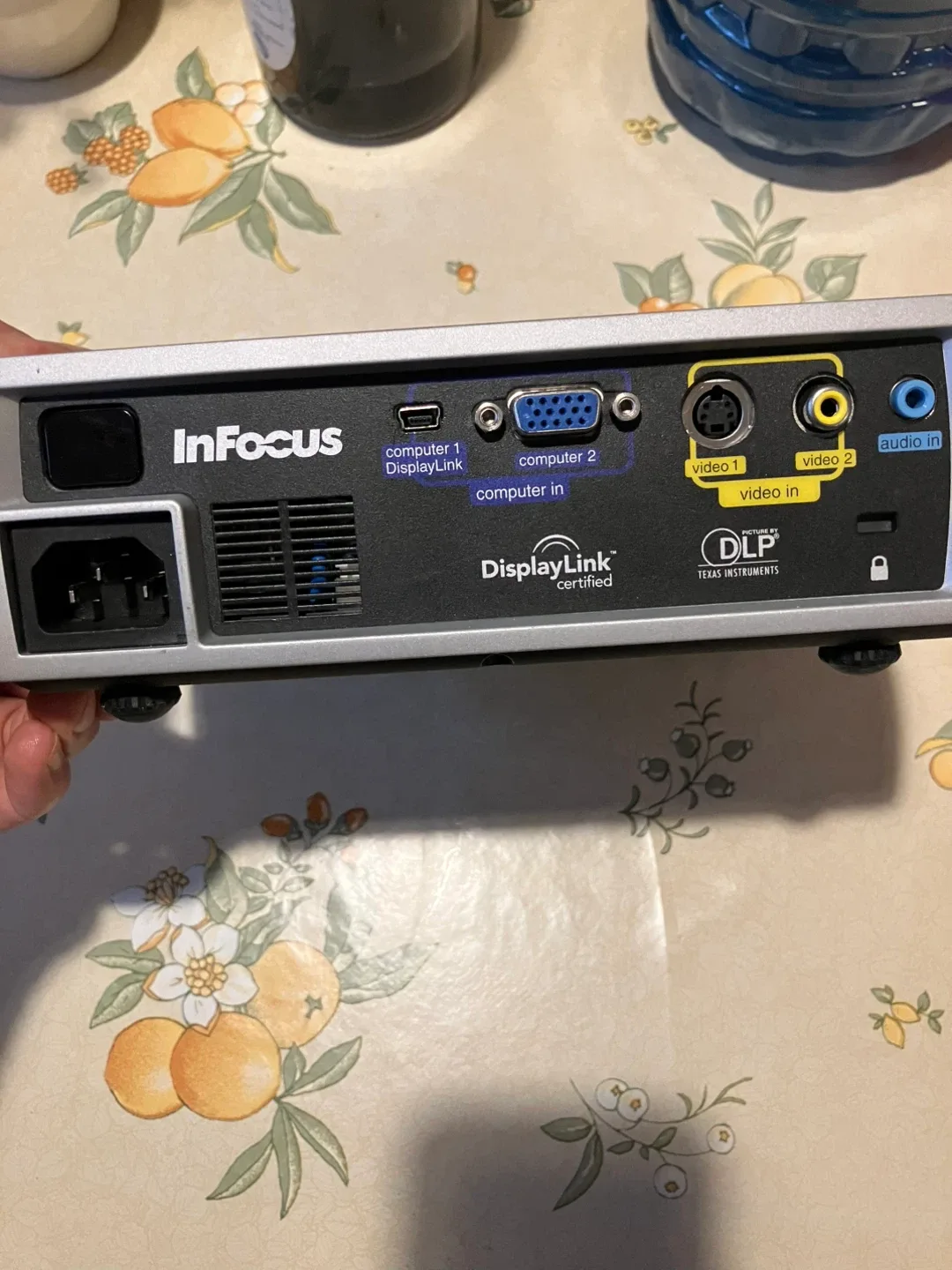 InFocus IN1100 Projector image indicator(3)