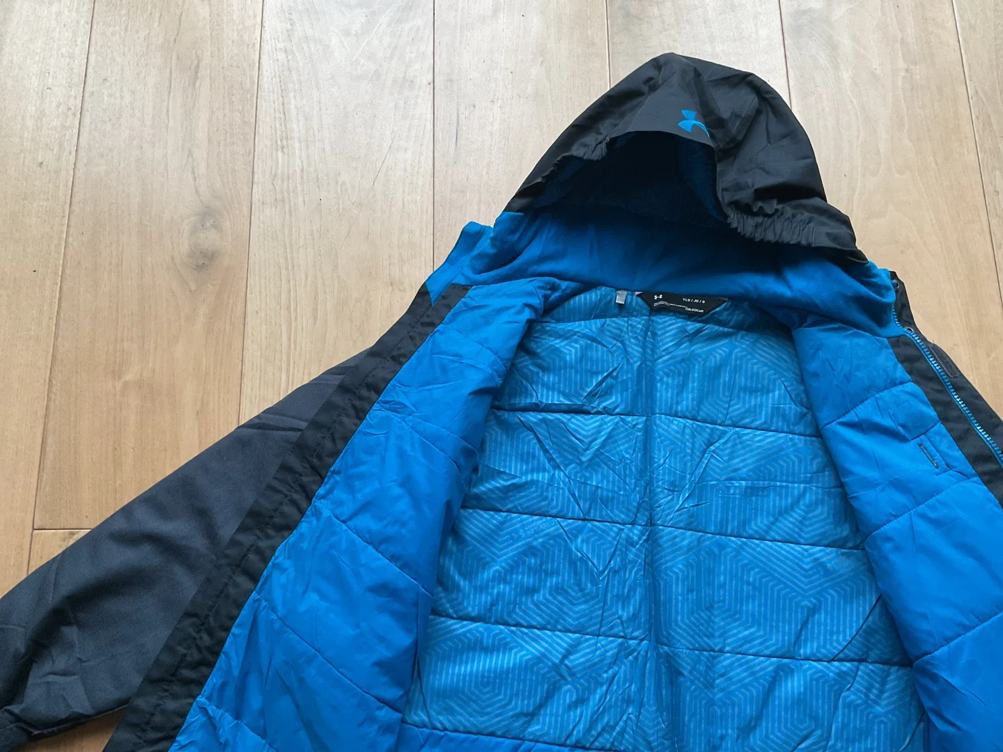 Under Armour ColdGear Jacket - YLG image indicator(3)