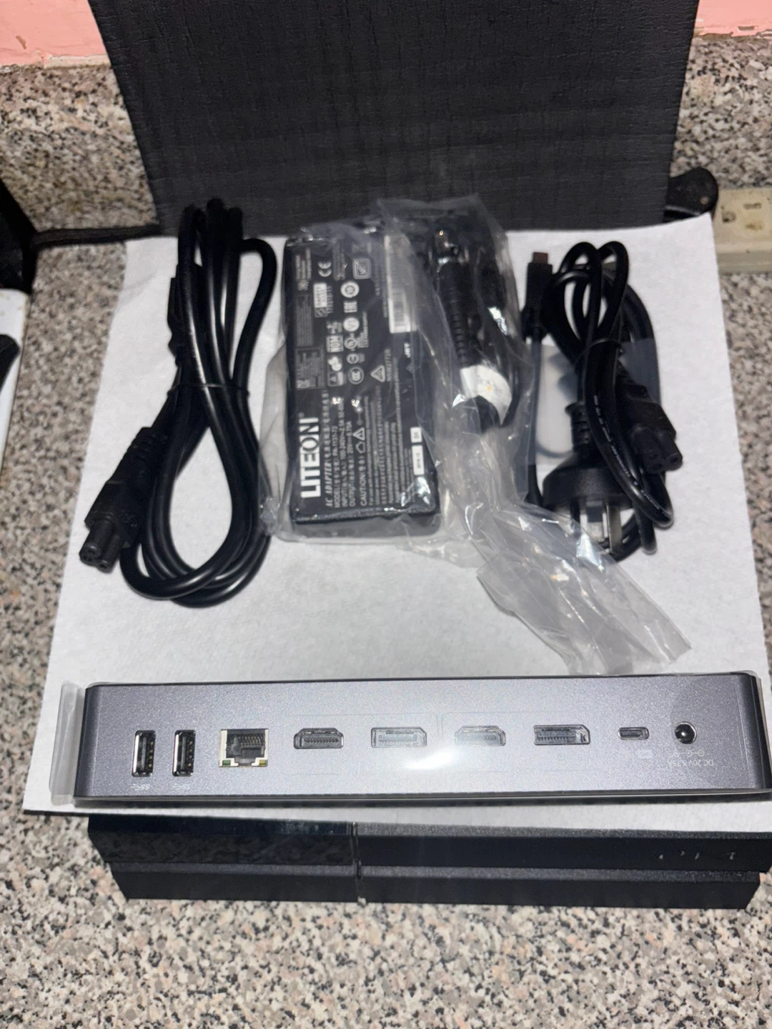 StarTech.com Dual-4K Universal Docking Station - photo 3