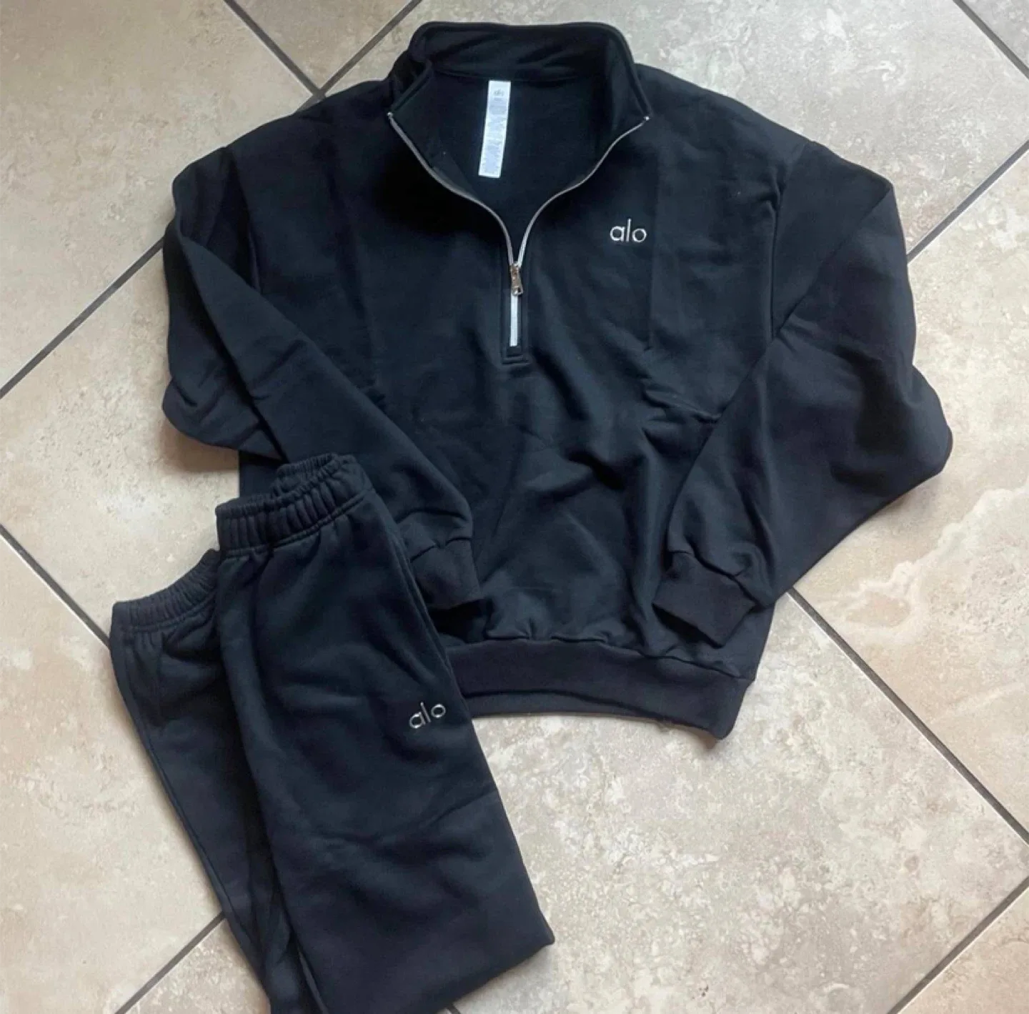 Alo Yoga Black Quarter-Zip Sweatsuit Set - All Sizes