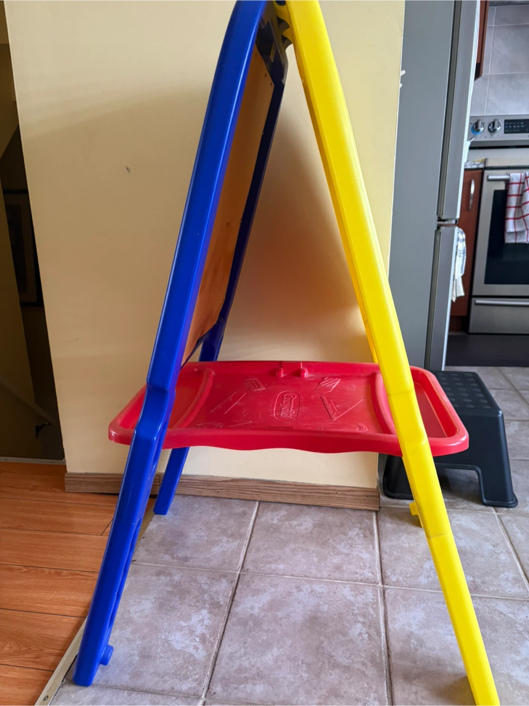 Crayola Kids Easel - Blue & Yellow - photo 2