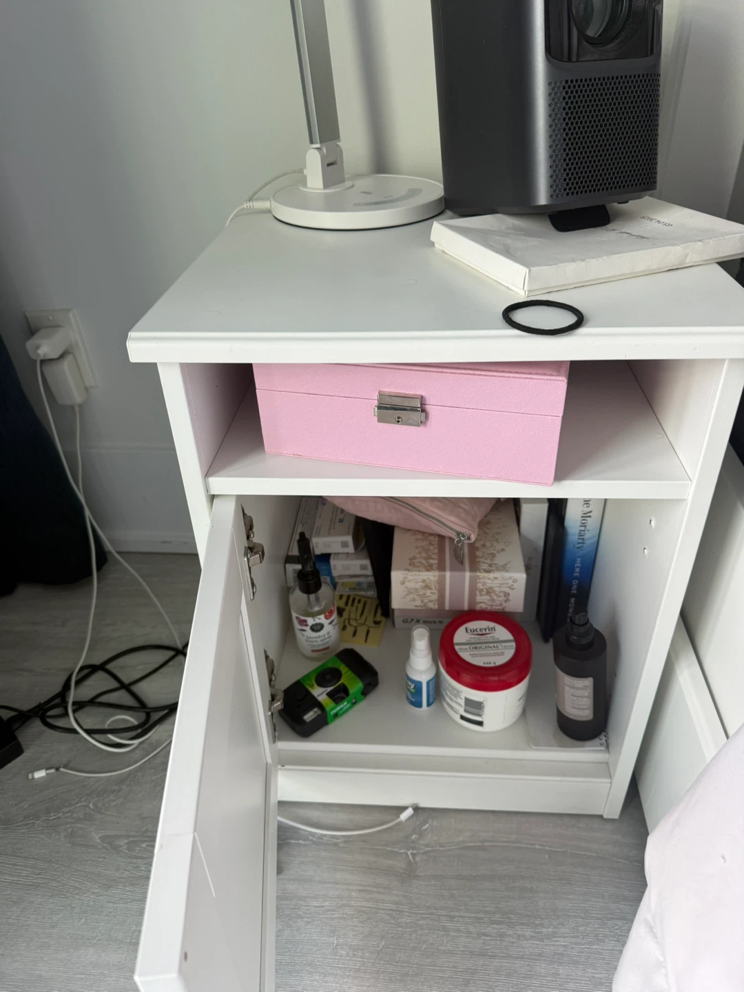 2 Ikea nights stands - photo 3
