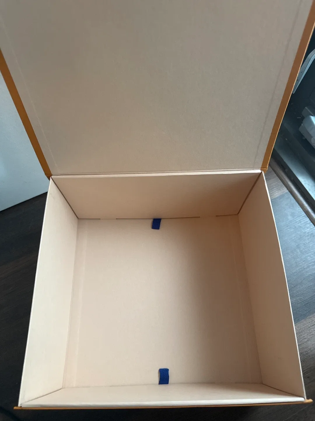 AUTHENTIC Louis Vuitton Empty Box image indicator(2)