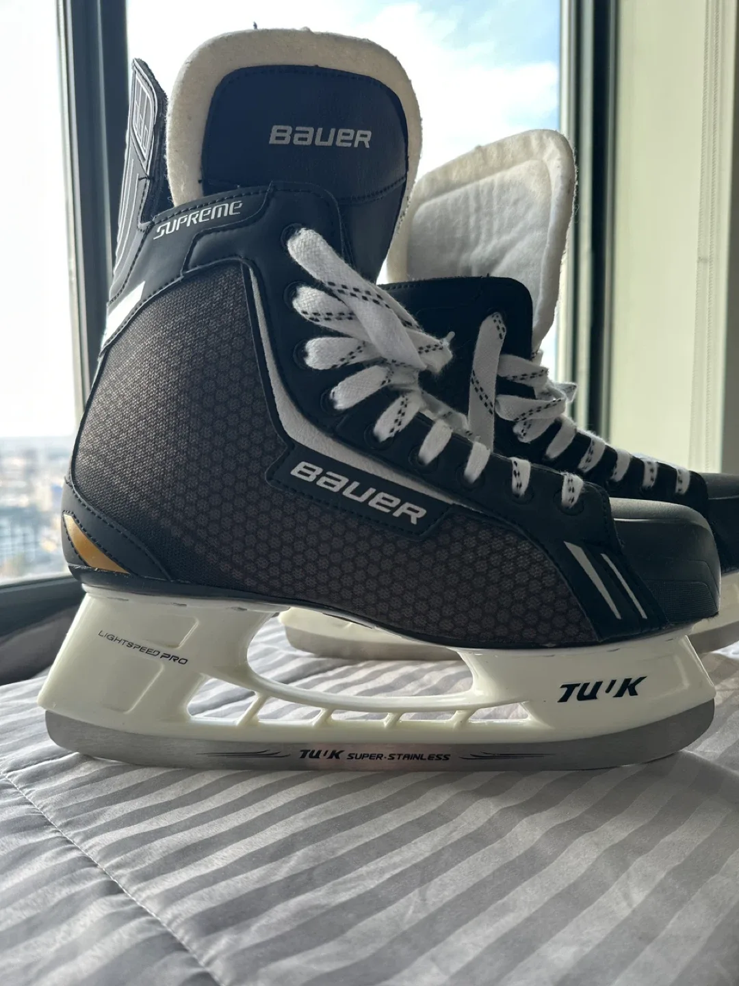 Bauer Supreme Ice Skates - US 10.5 image indicator(2)