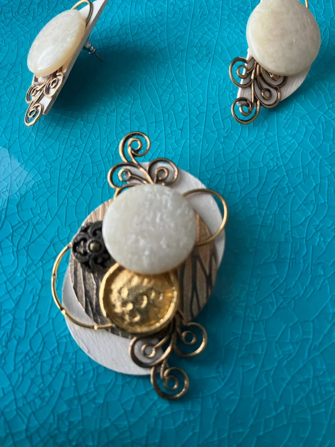 Hand Made Brooch & Earrings Set image indicator(3)