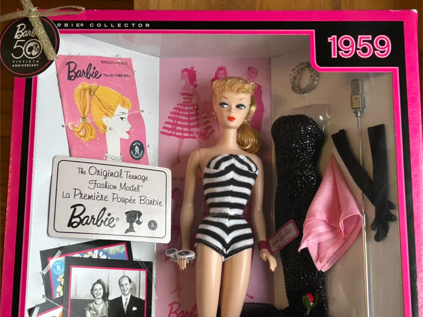 Collector 1959 Reproduction Barbie Doll NRFB boxed mint EY image indicator(4)