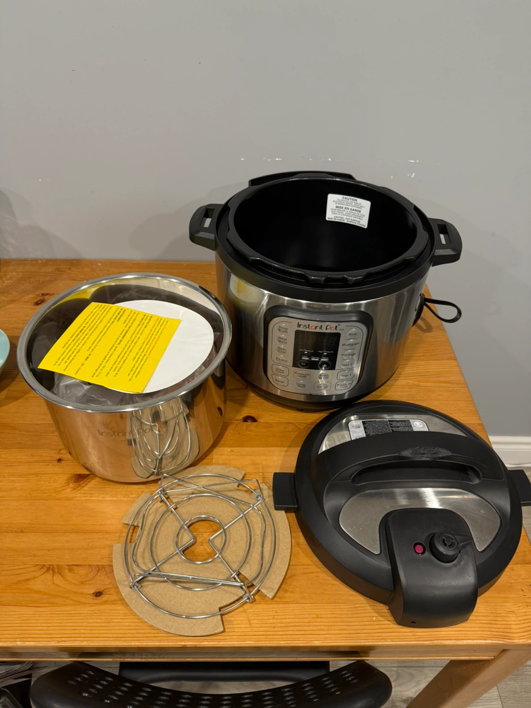 8-qt Instant Pot Duo Pressure Cooker - photo 2