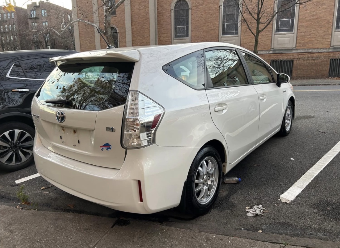 2012 Toyota Prius V Hatchback - photo 4