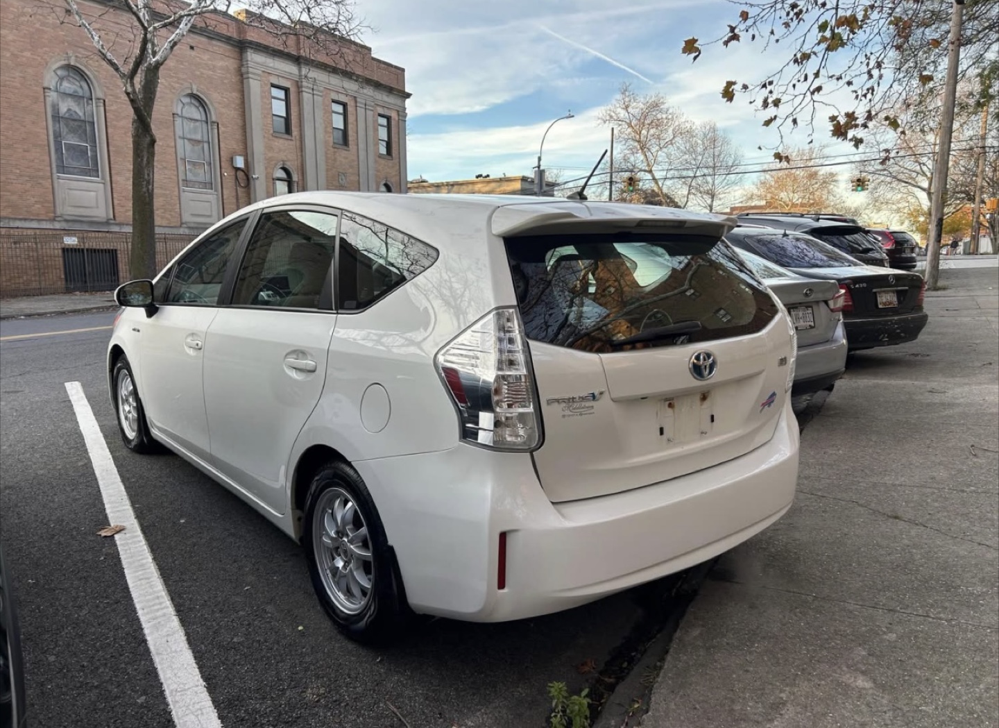 2012 Toyota Prius V Hatchback - photo 5
