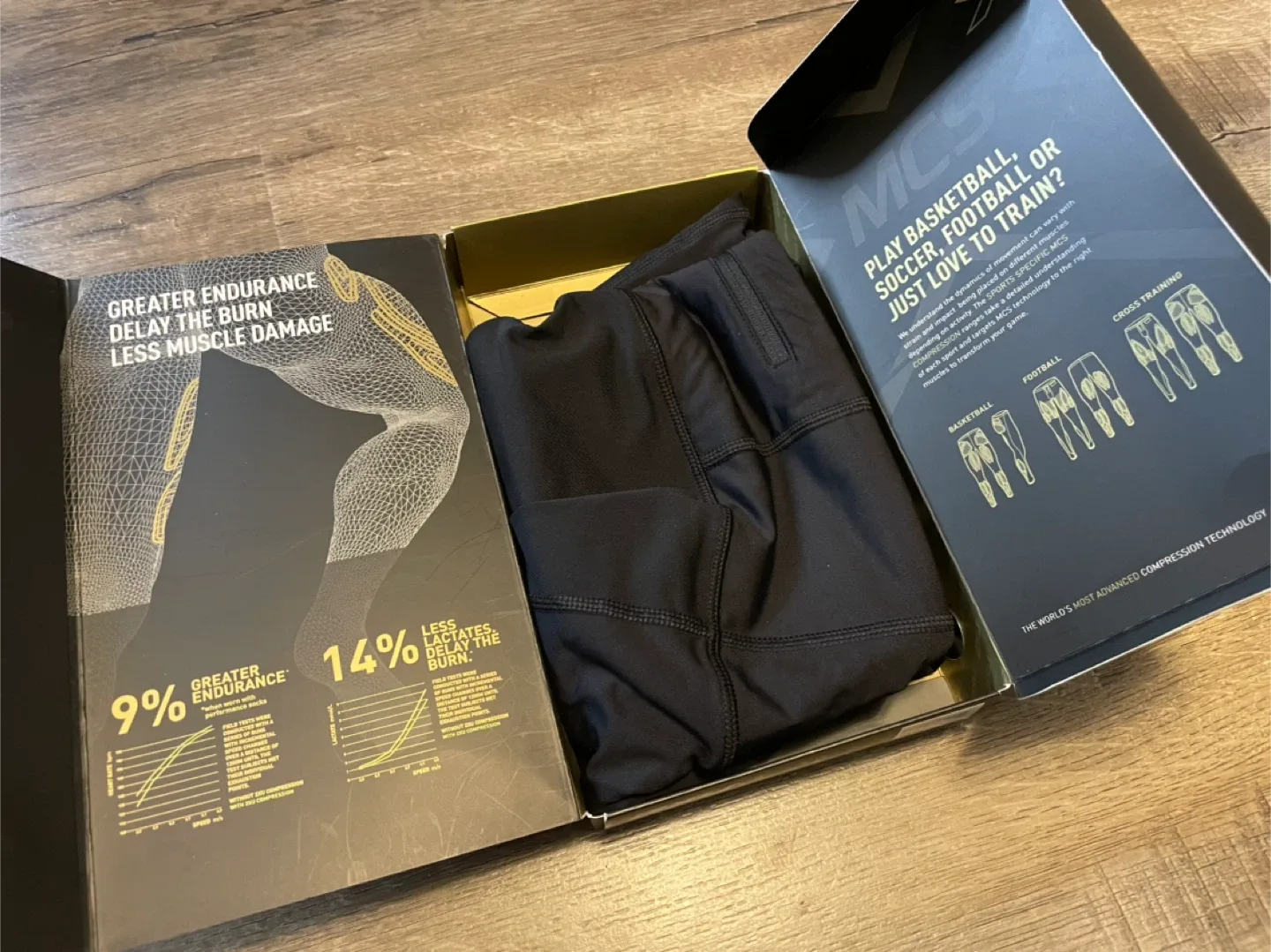 NEW! 2XU Women's Running Compression Shorts - Size L image indicator(3)