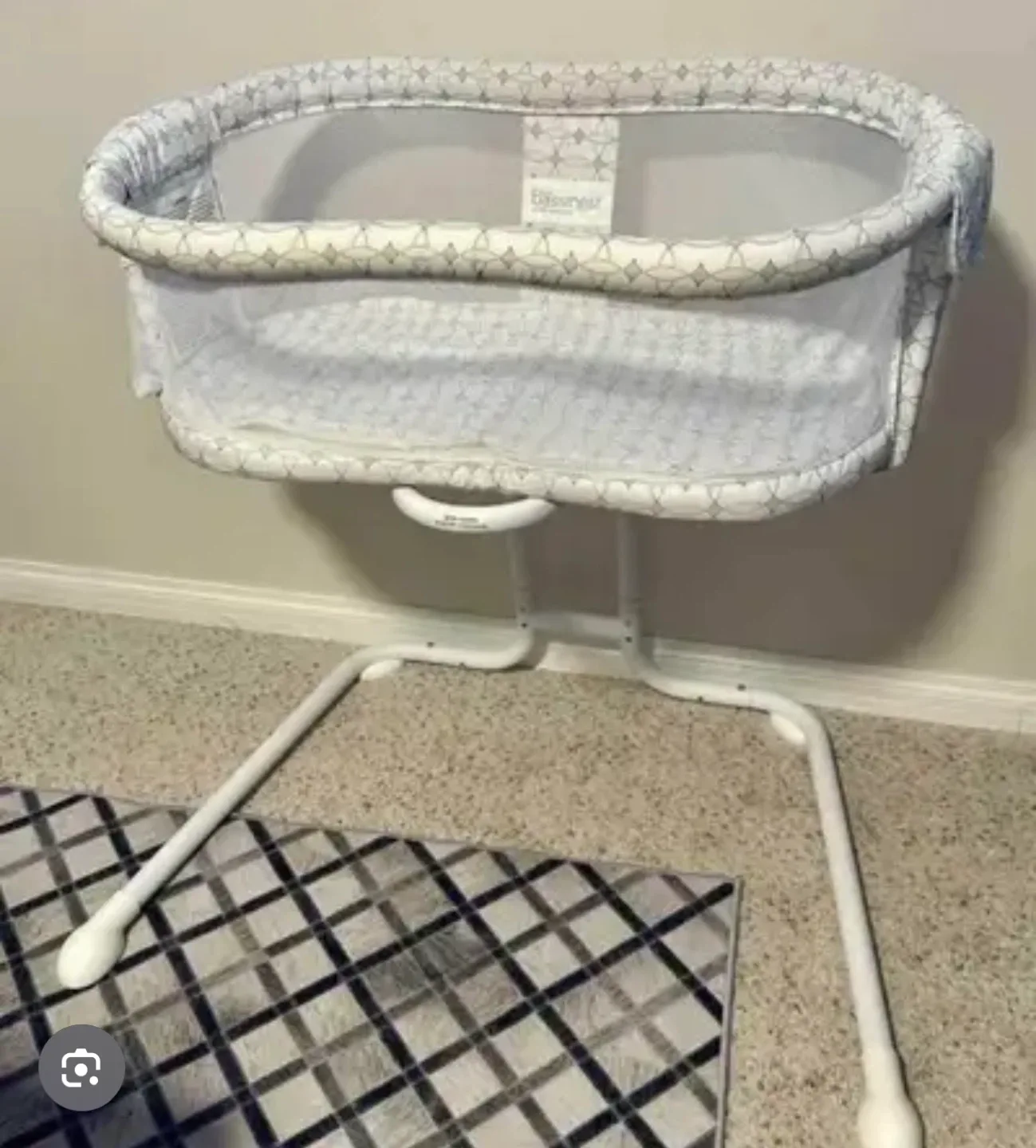 Halo Bassinest Glide Sleeper image indicator(2)