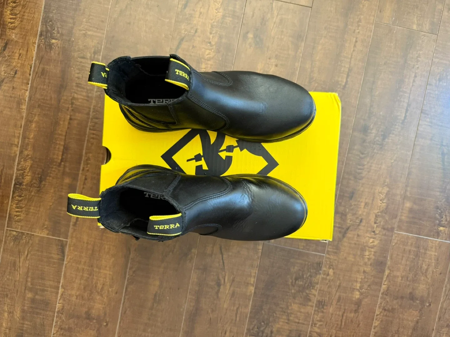 Terra Murphy Black Leather Boots - Size 5 image indicator(3)