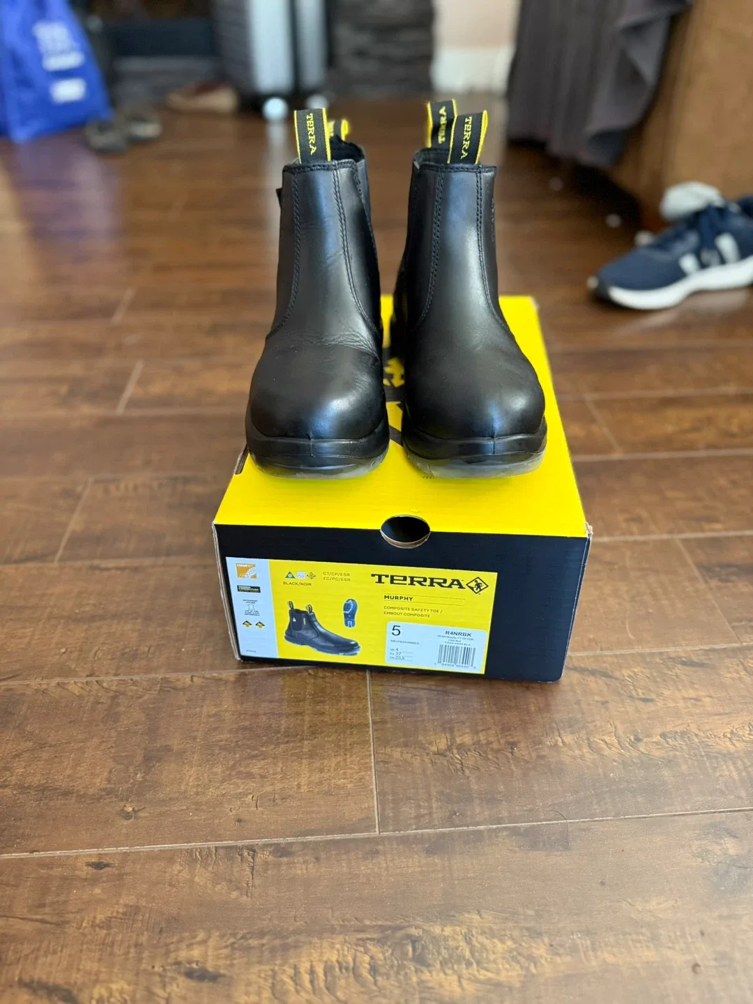 Terra Murphy Black Leather Boots - Size 5 image indicator(4)