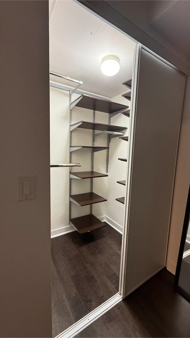 Modular closet system