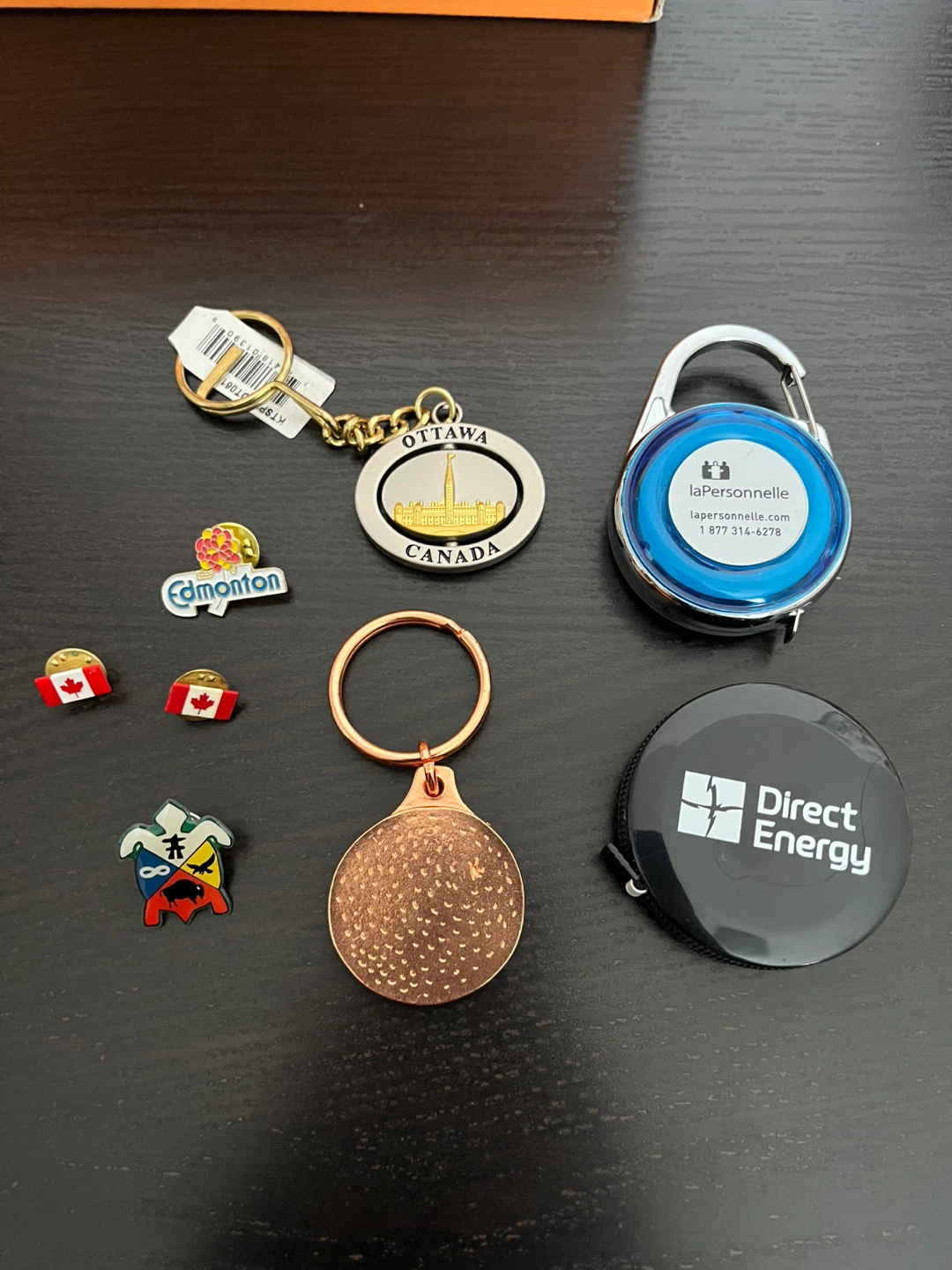FREE keychains, pins, measuring tapes - photo 2