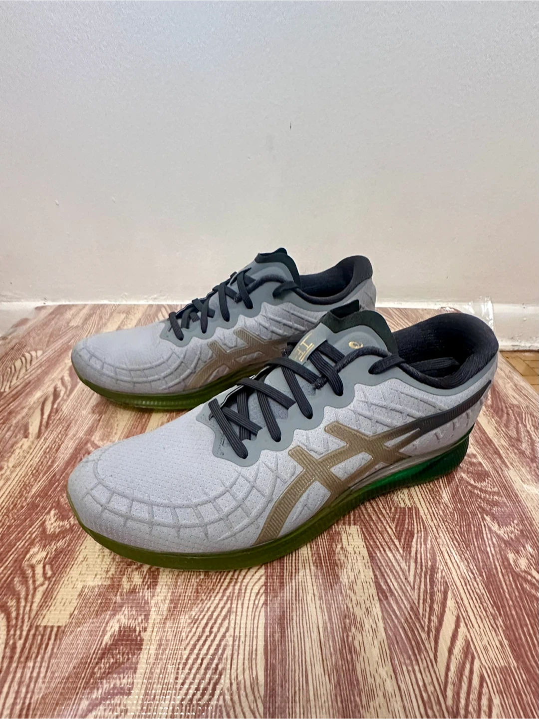 Asics Gel Quantum 180 Grey/Green, Size 9.5
