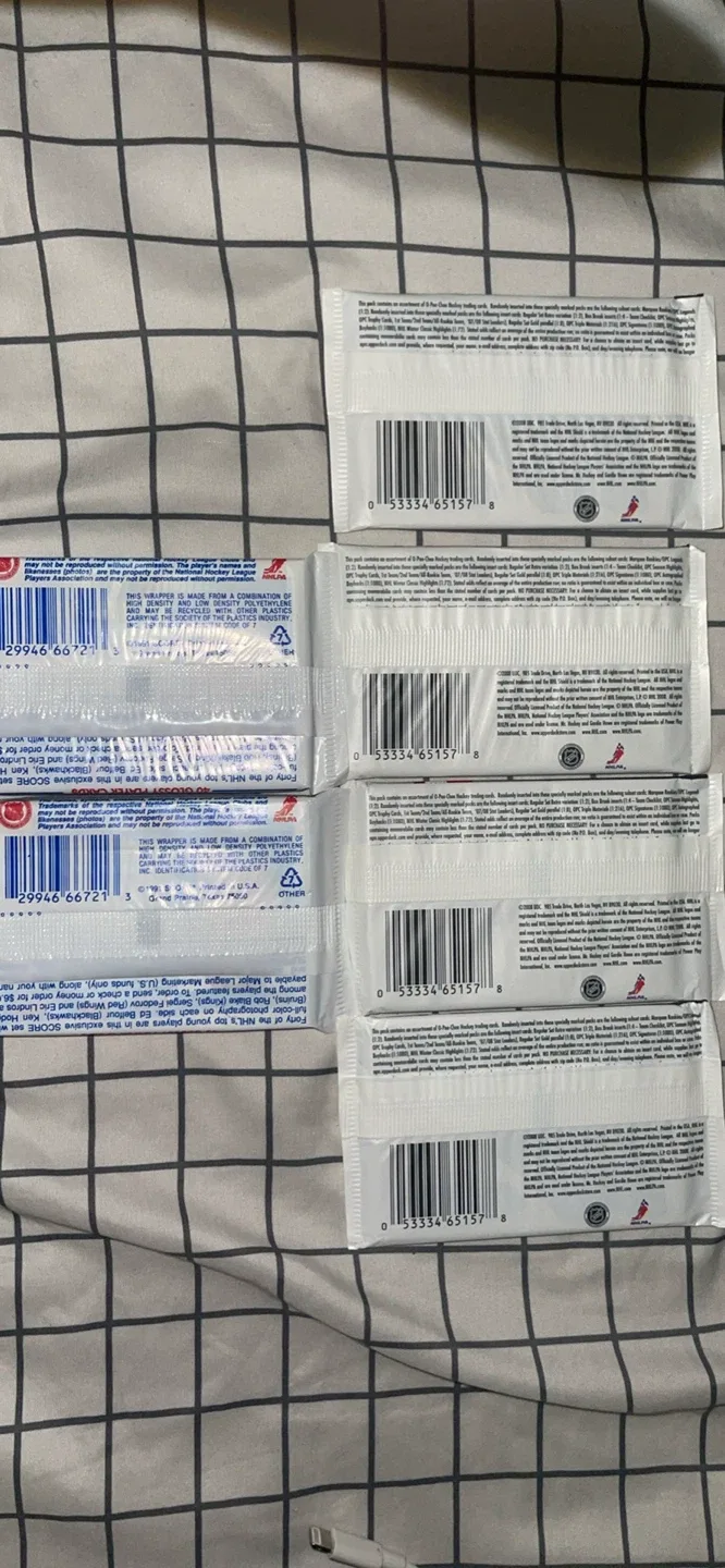 Hockey Cards - 1991 Score & 2008-09 O-Pee-Chee image indicator(2)