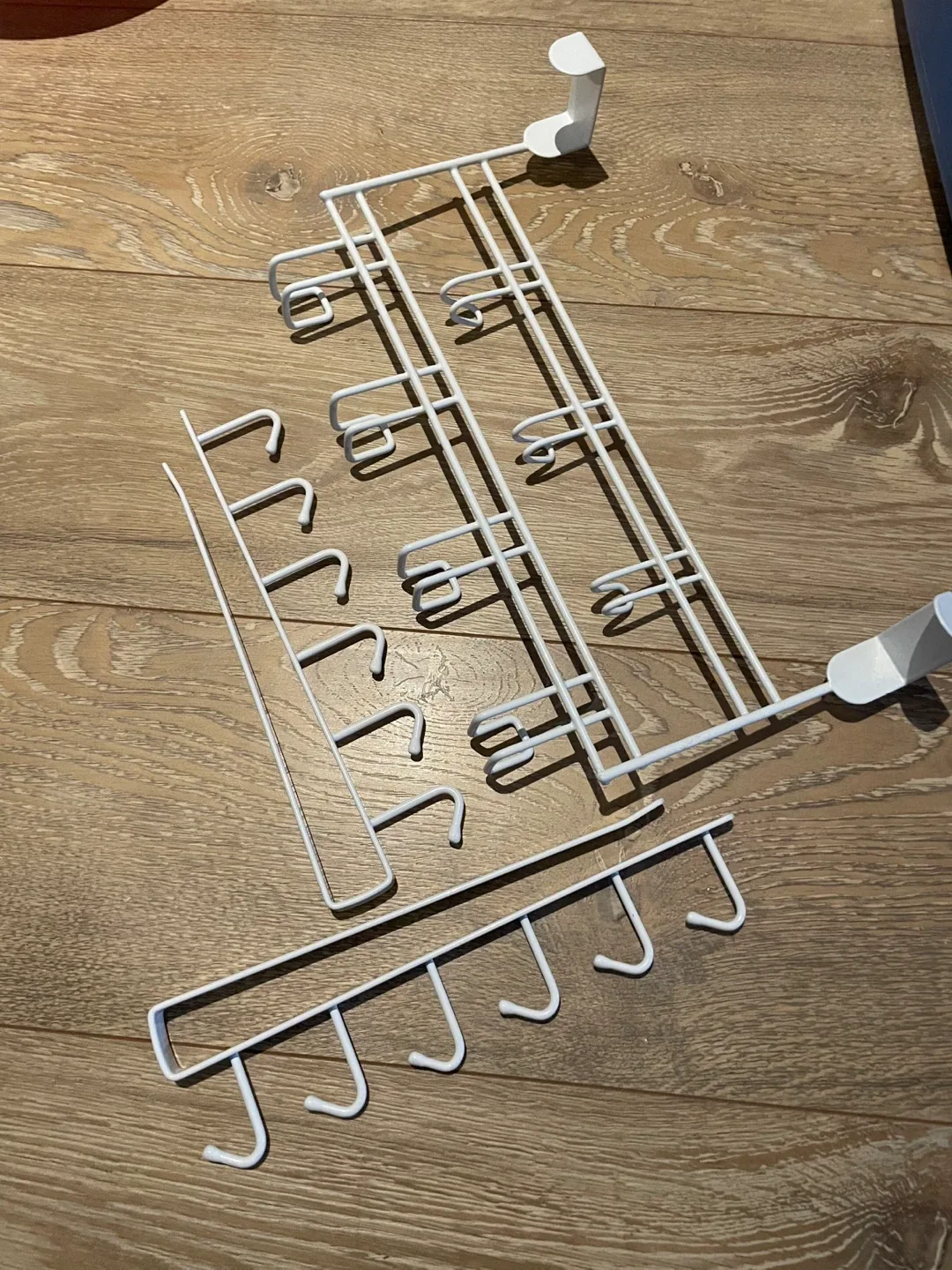 #cleanout Kitchen Lot: Pot, Paper Towel Holder, & More