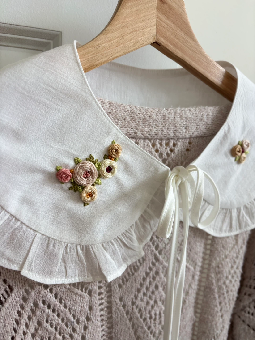 Hand-Embroidered Cotton Collar - photo 3