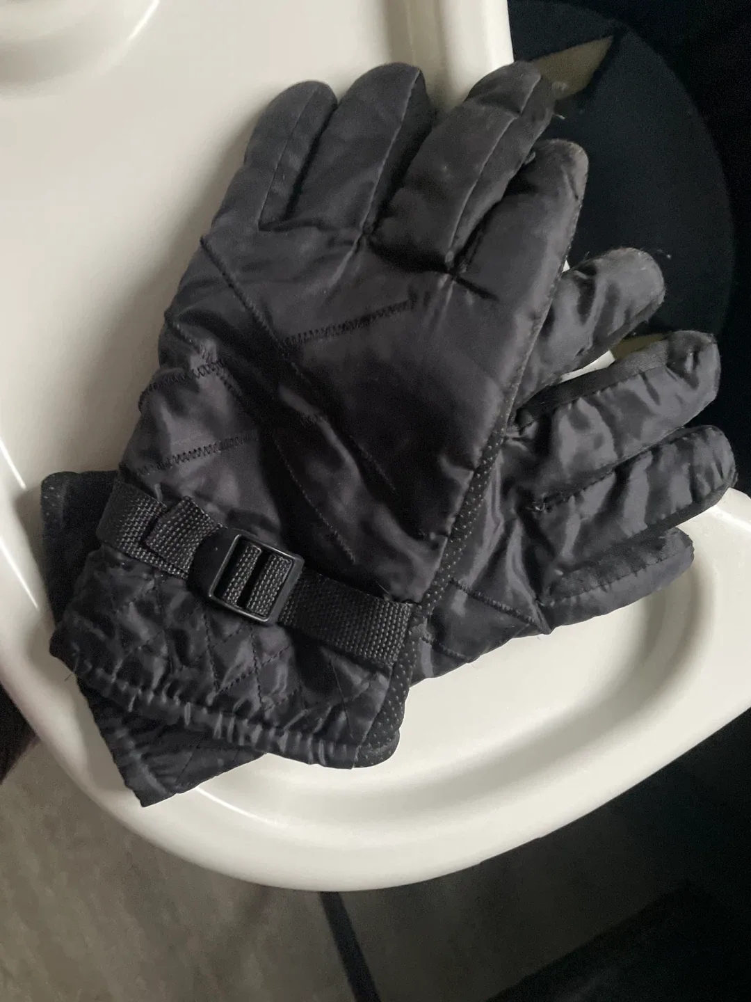 Black Winter Gloves #Cleanout image indicator(2)
