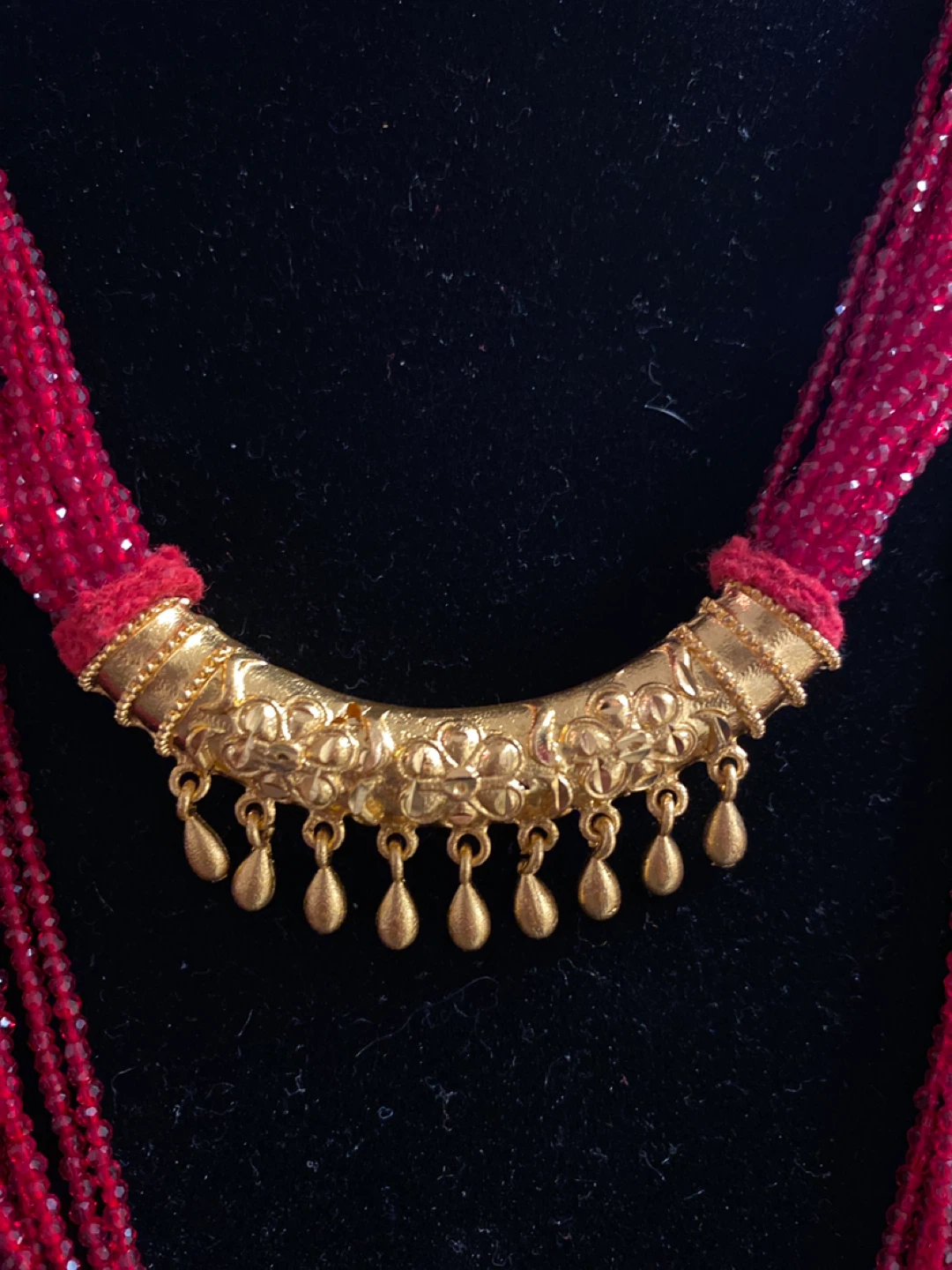 Red Beaded & Gold Pendant Necklaces - photo 3