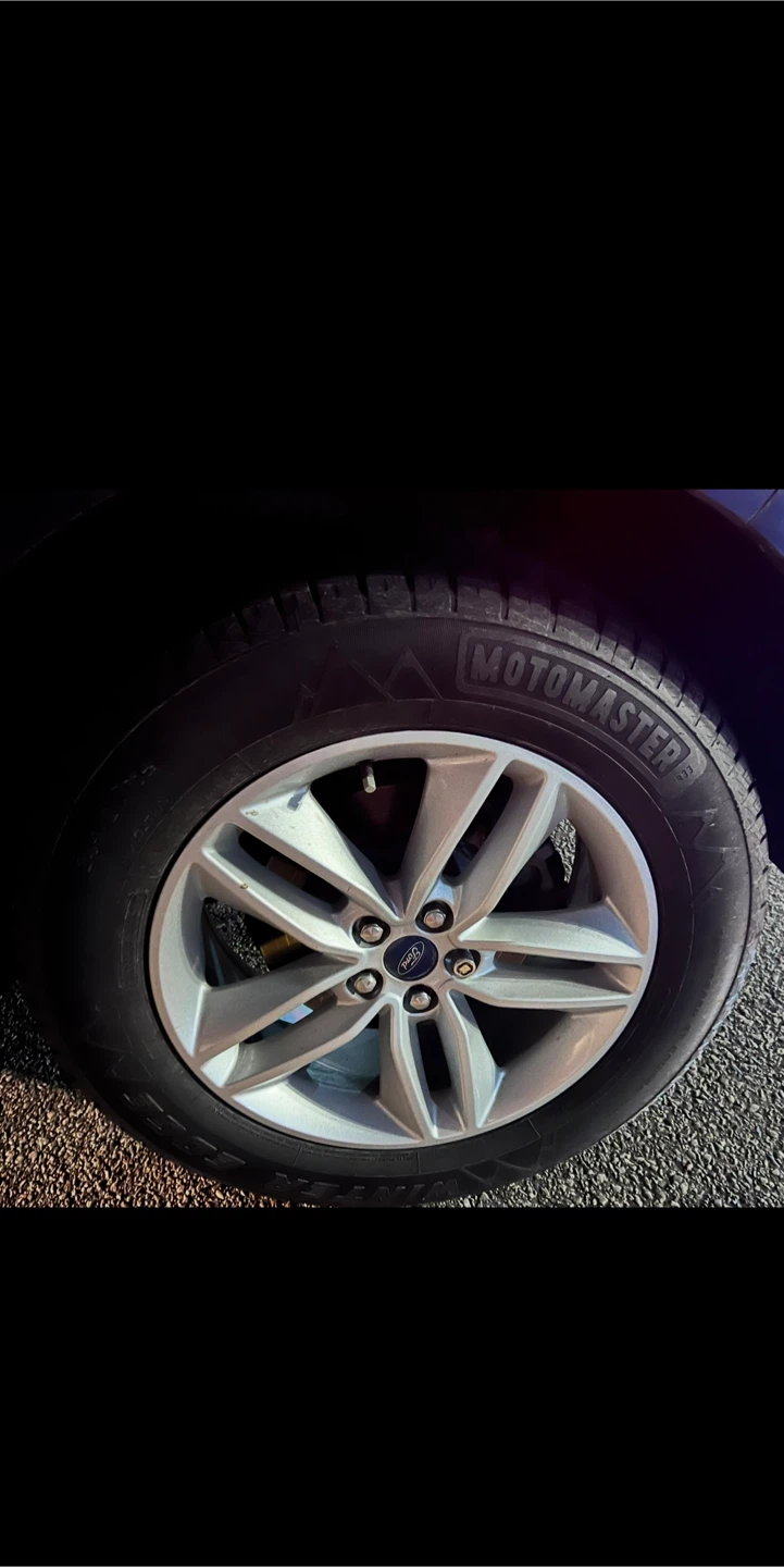 Motomaster 18" Tire P245/60R18 - photo 2
