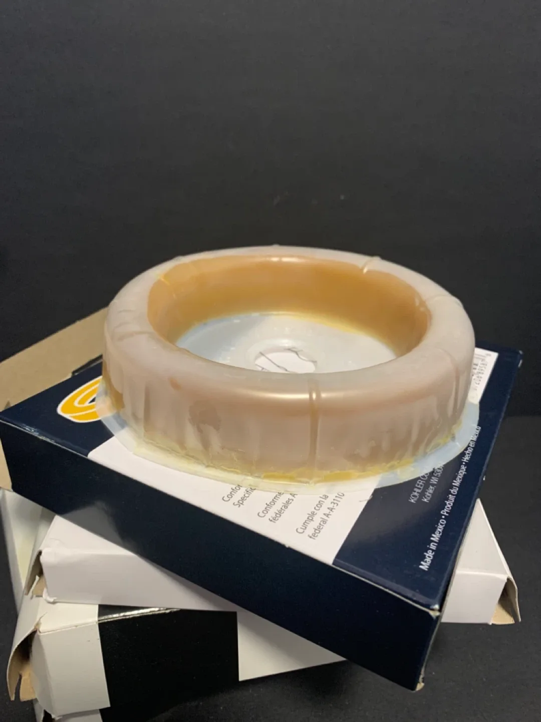 Wax Toilet Bowl Gasket with Nuts and Bolts image indicator(2)