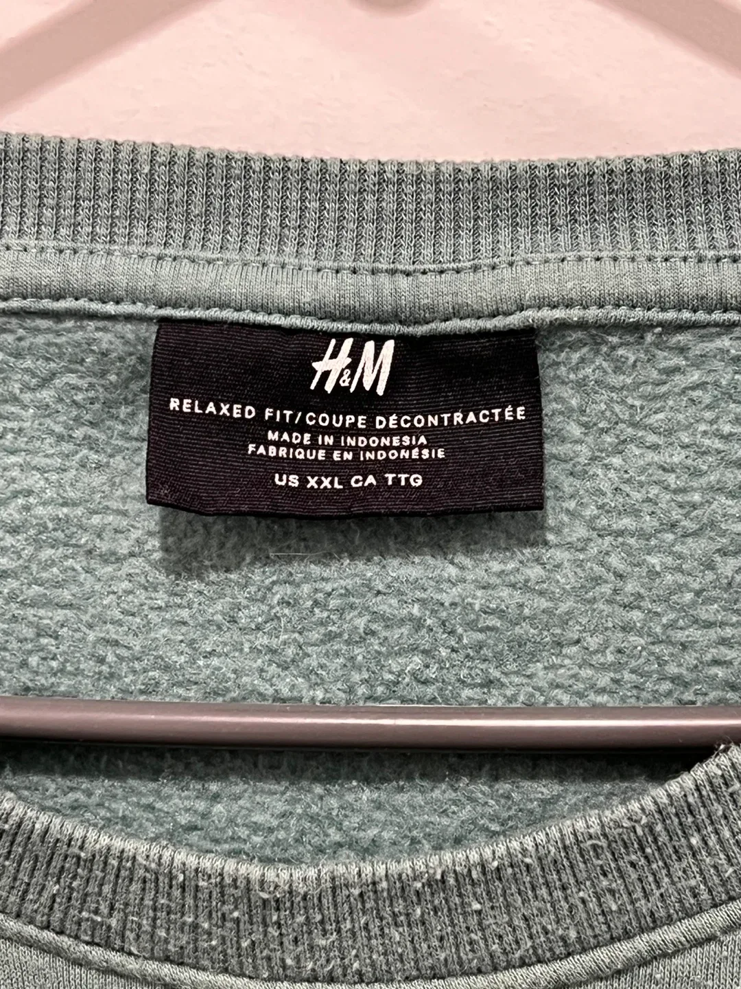 H&M Relaxed Fit XXL Green Sweater image indicator(2)