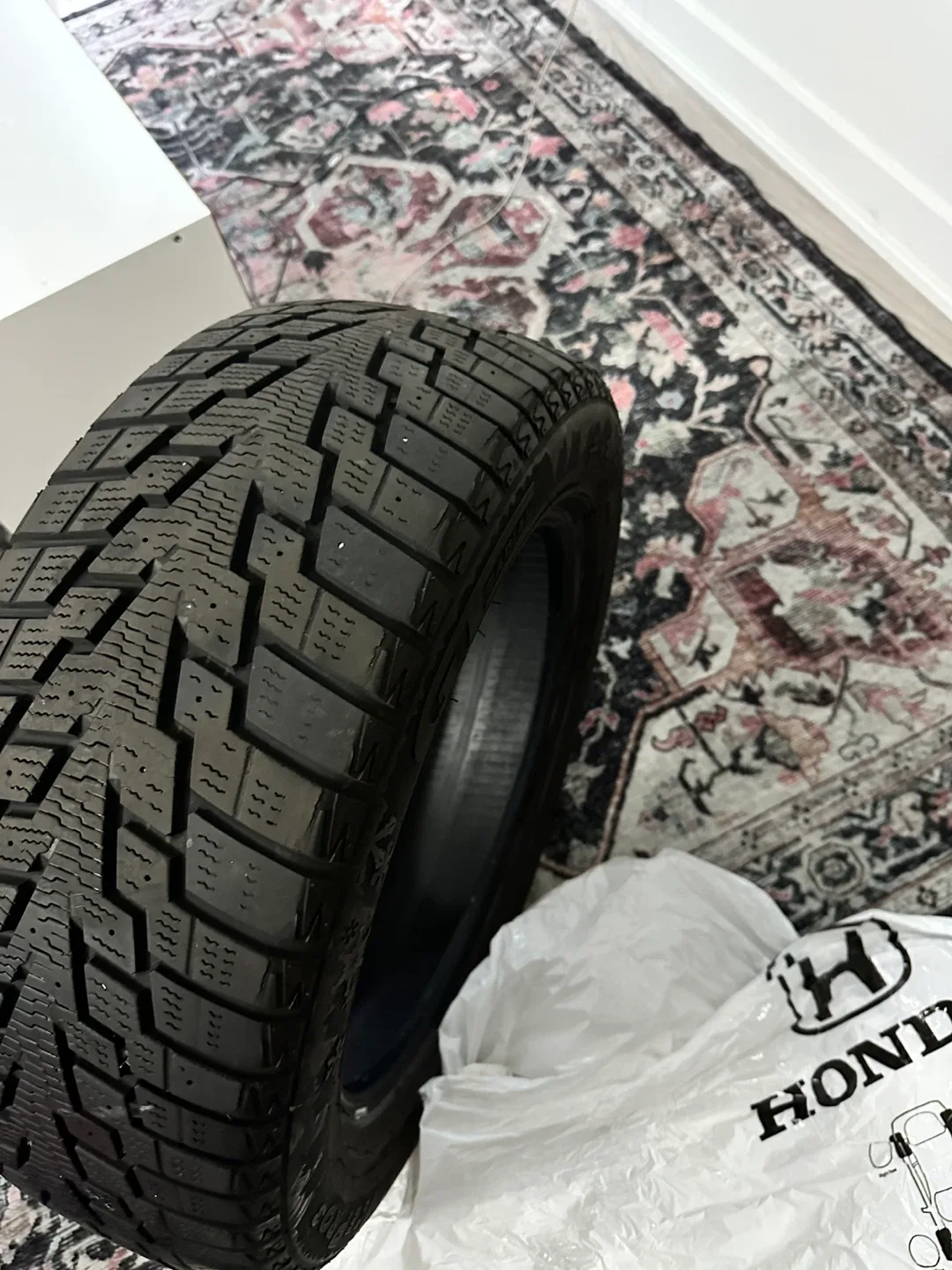 Set of GT Radial Champiro Ice FRB480 215/55R16 Tires