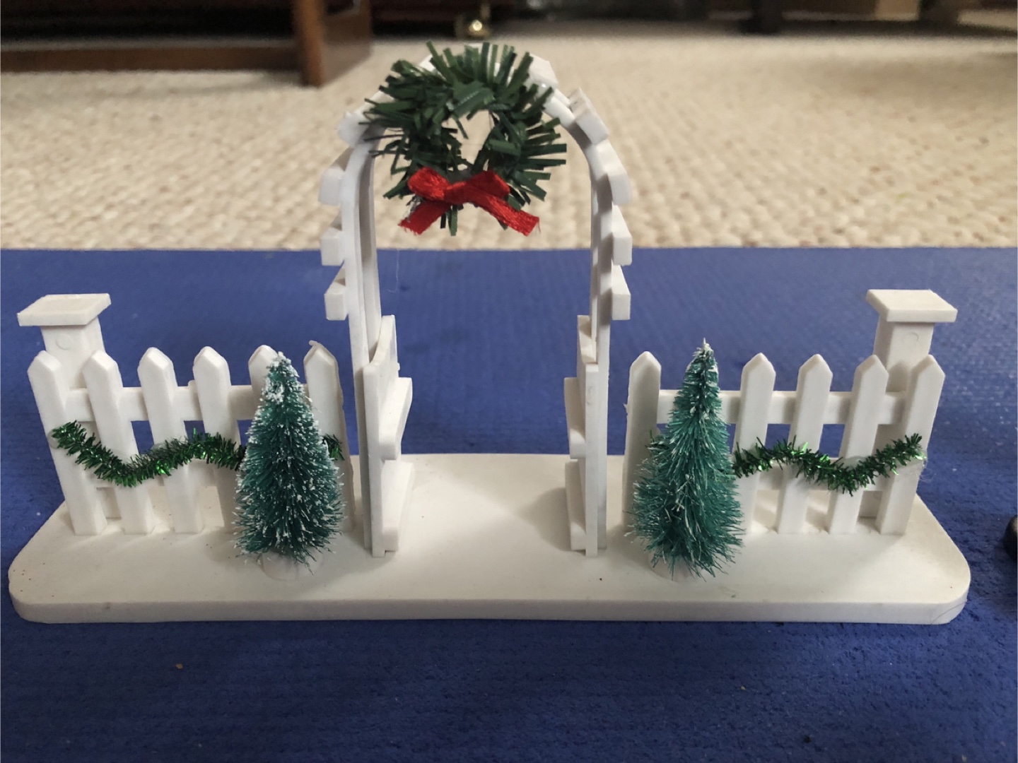 Christmas Village Figurines - photo 3