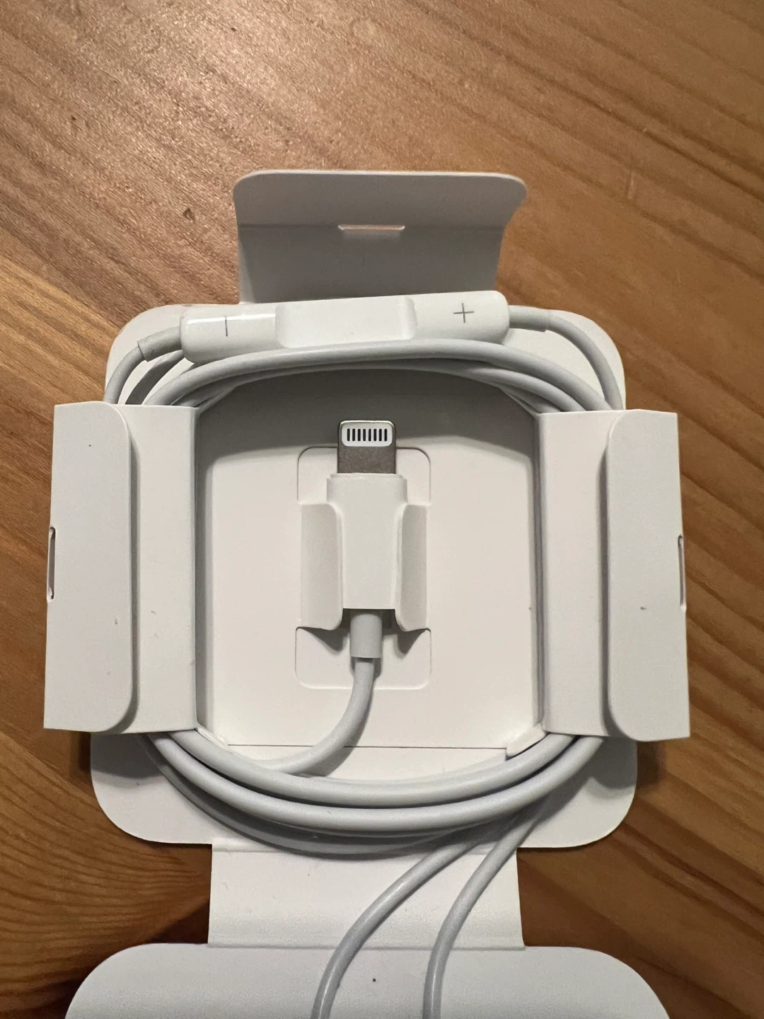 🎧 Apple EarPods with Lightning Connector - New - photo 2