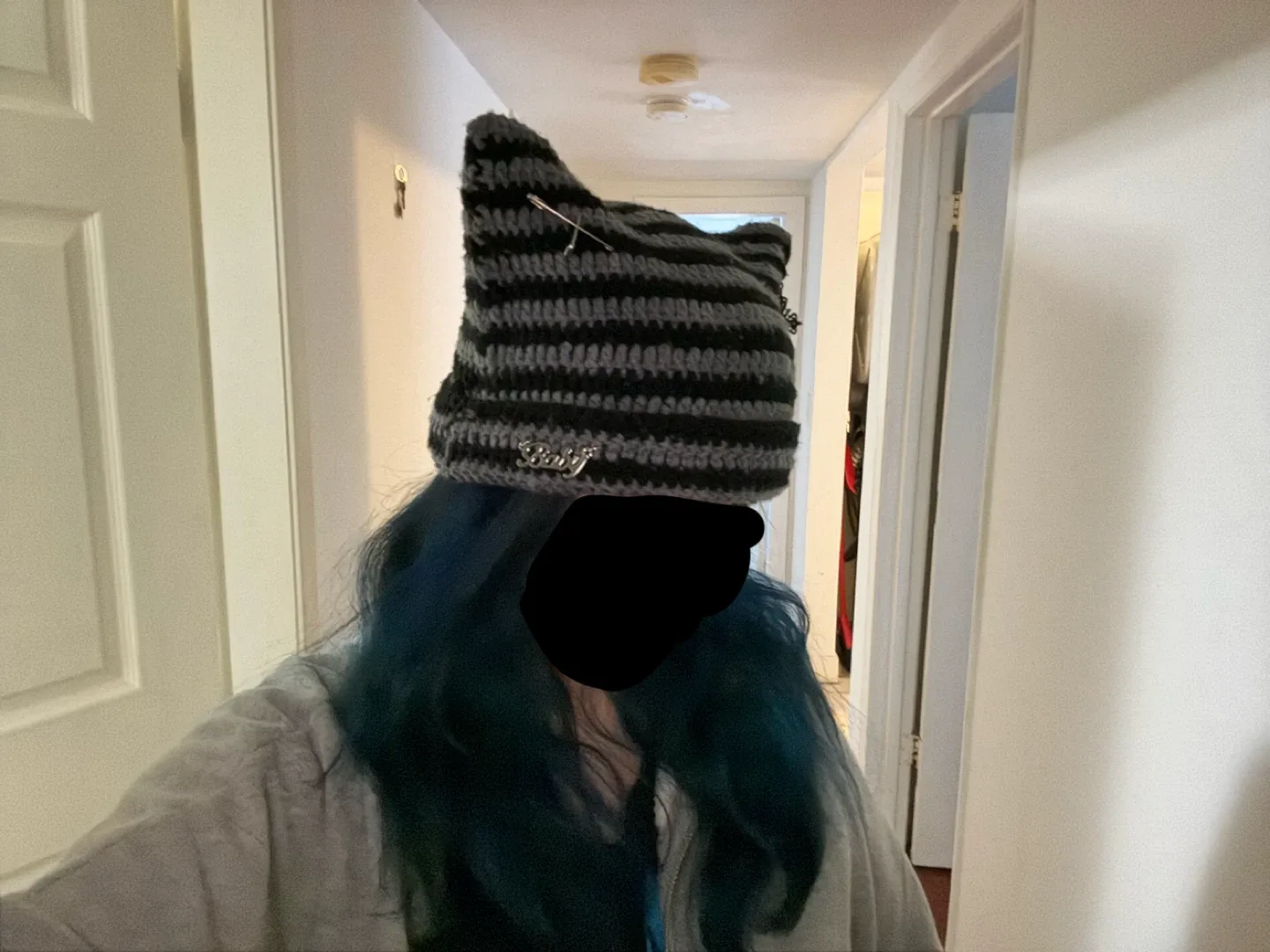 Crocheted Beanie y2k image indicator(2)