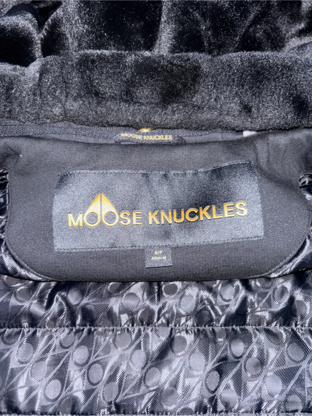 Moose Knuckles image indicator(6)