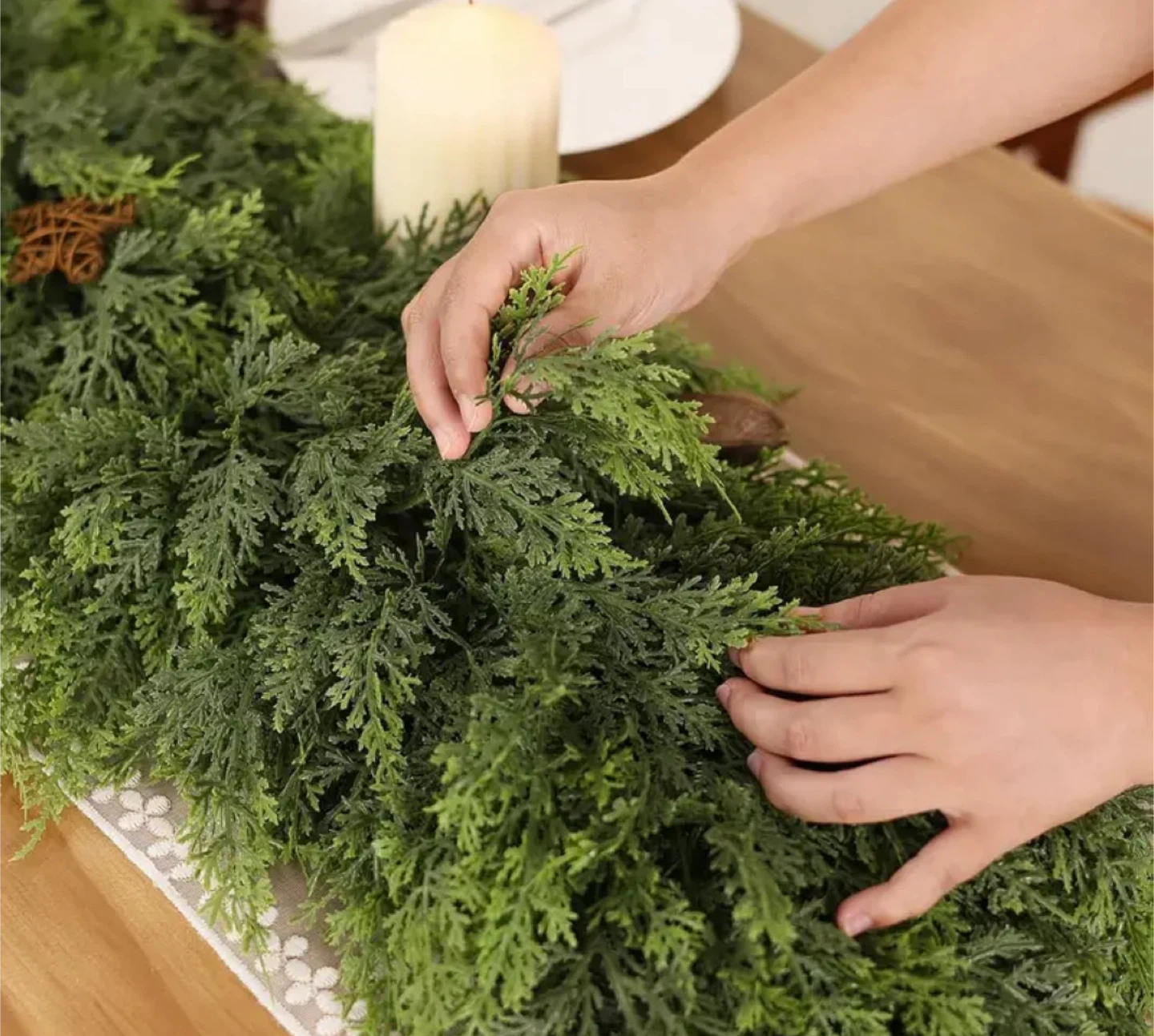 9ft Realistic Artificial Garland with Soft Lush Greenery new - photo 4