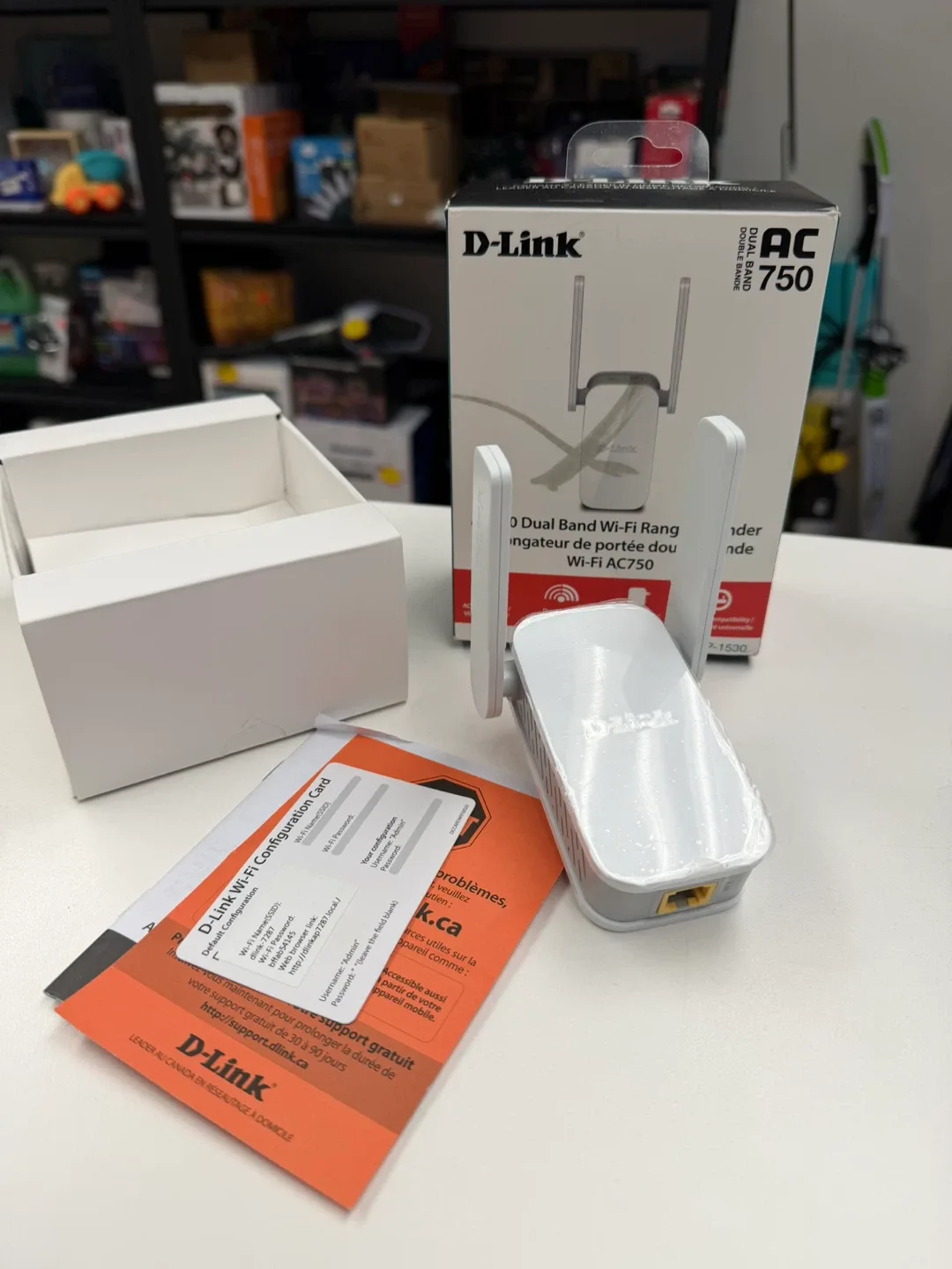 D-Link AC750 Dual Band Wi-Fi Range Extender - New!