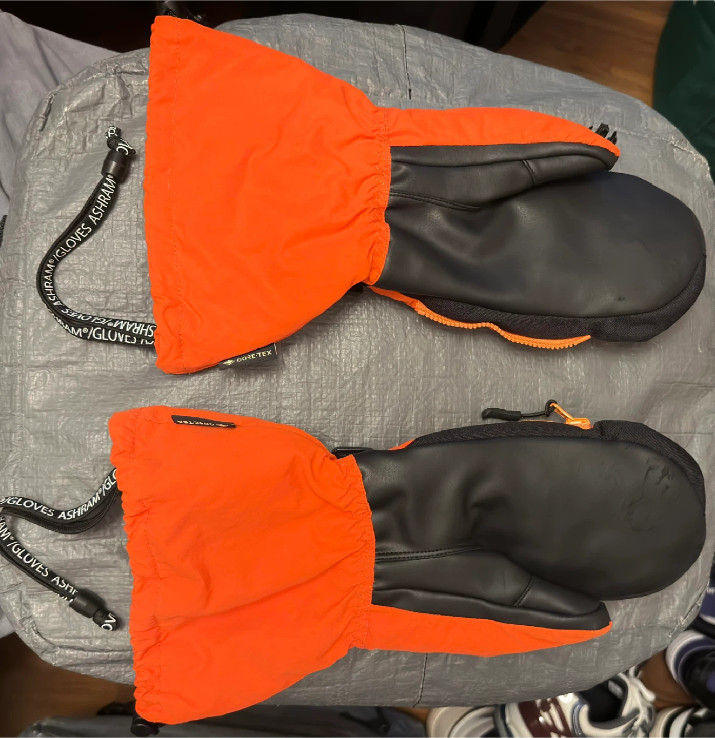 Ashram - GORE-TEX MOB. MITT Mittens + Phone Pocket (🇯🇵Brand) - photo 2