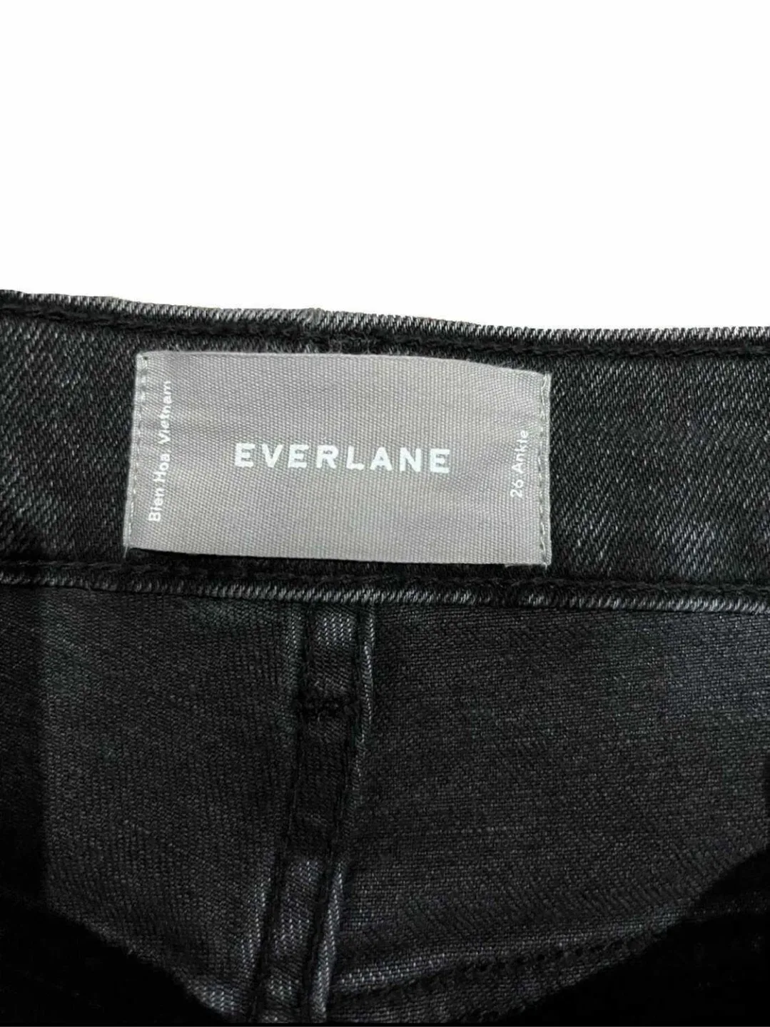 Everlane women’s 26 high waist straight ankle jeans washed black image indicator(5)