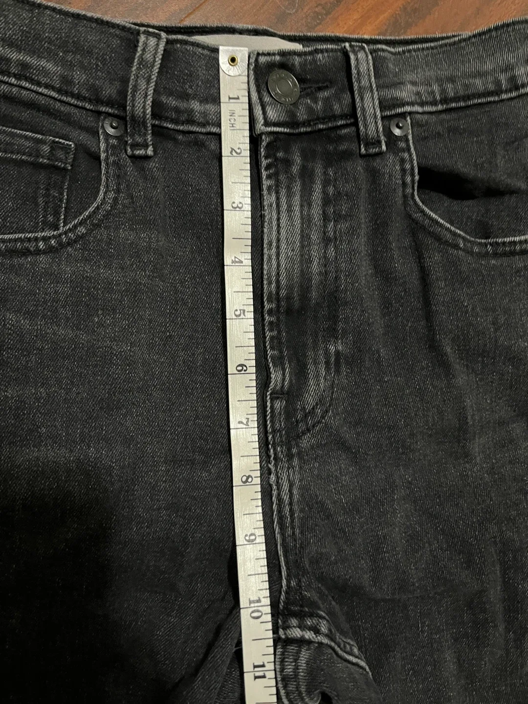 Everlane women’s 26 high waist straight ankle jeans washed black image indicator(7)