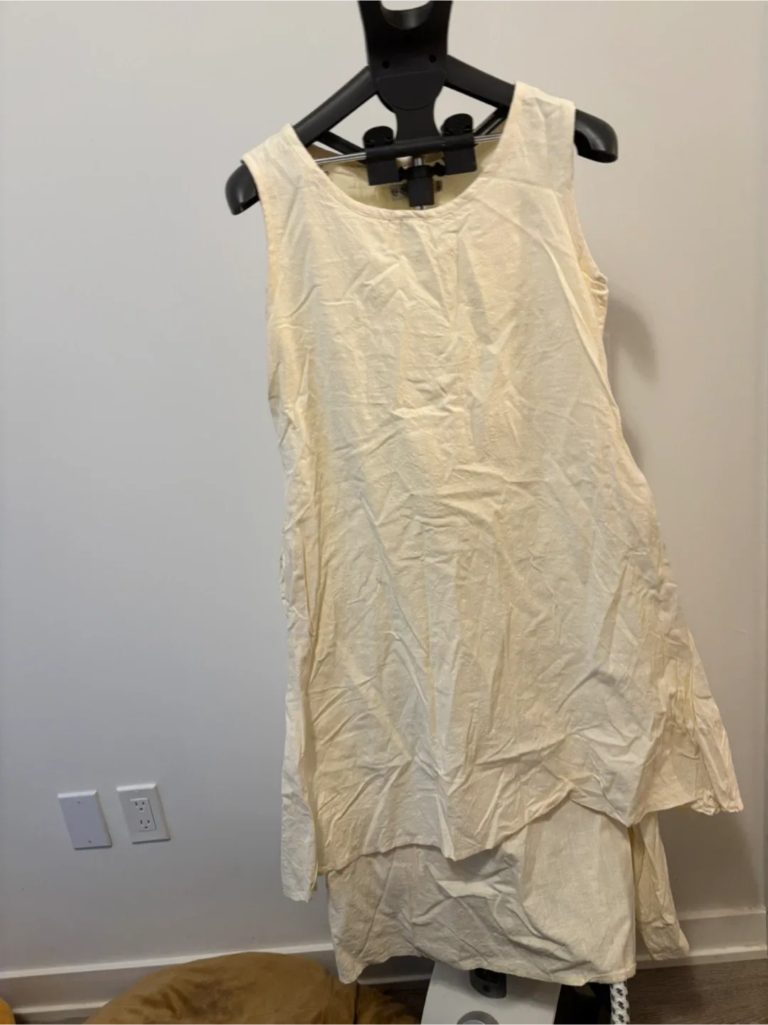 Cream Sleeveless Dress image indicator(2)