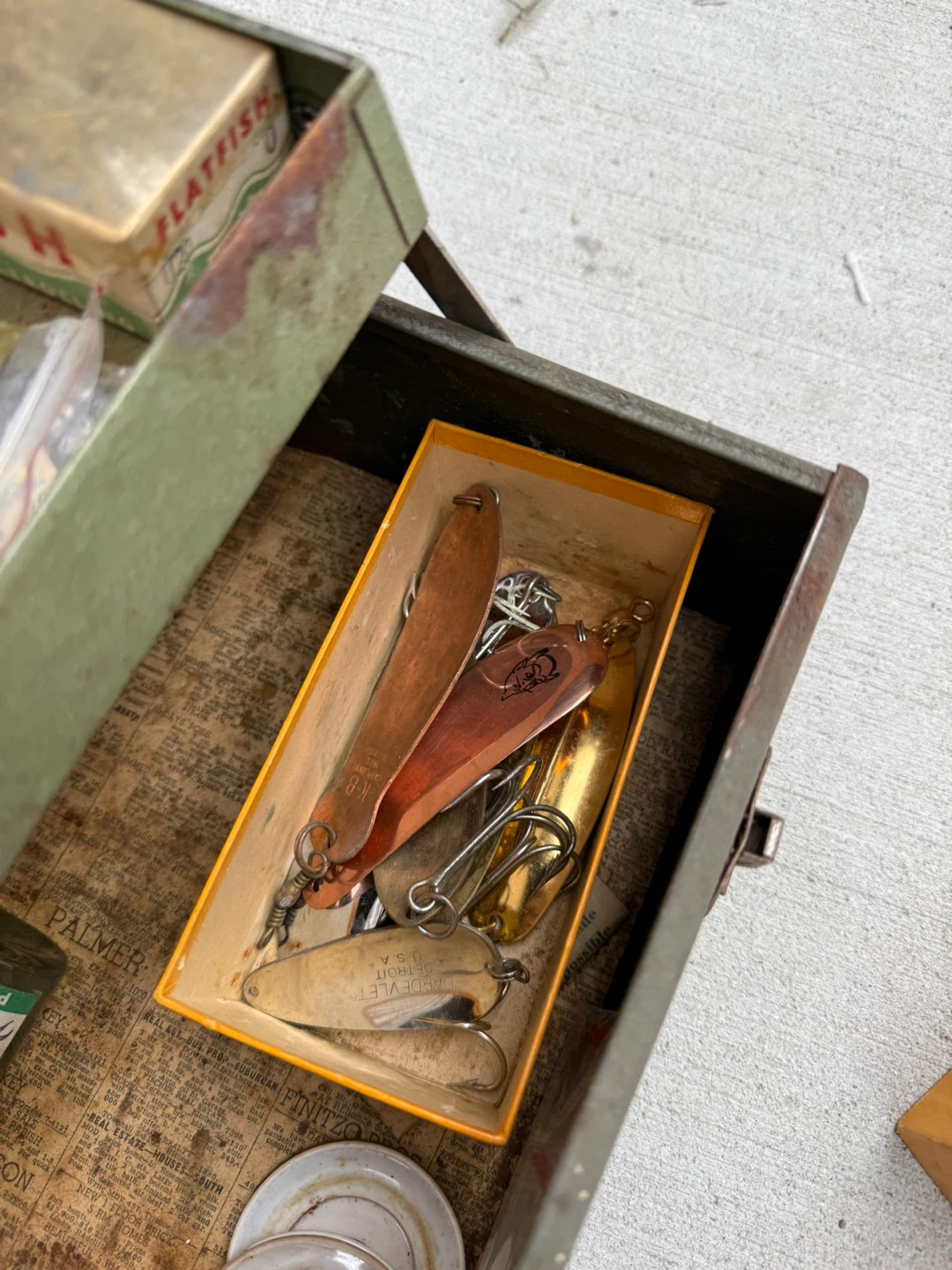 Vintage Fishing Tackle Box with Lures - photo 4