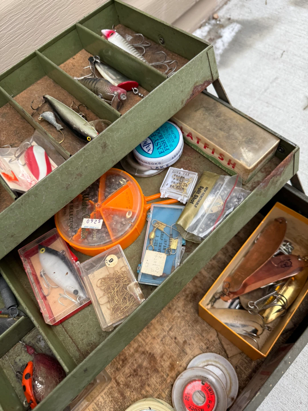 Vintage Fishing Tackle Box with Lures - photo 5