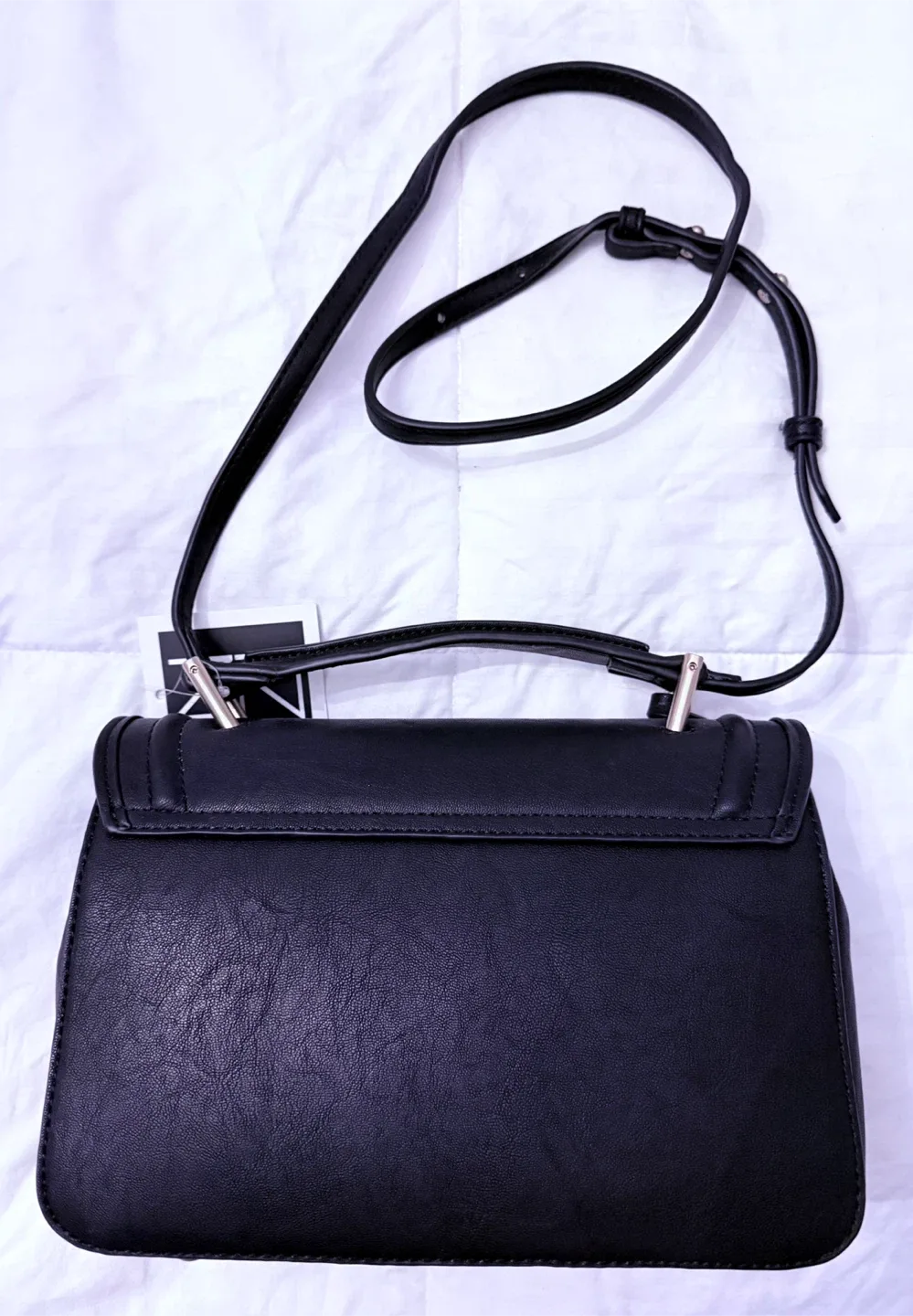 BNWT Inzi black clasp crossbody shoulder bag. image indicator(4)
