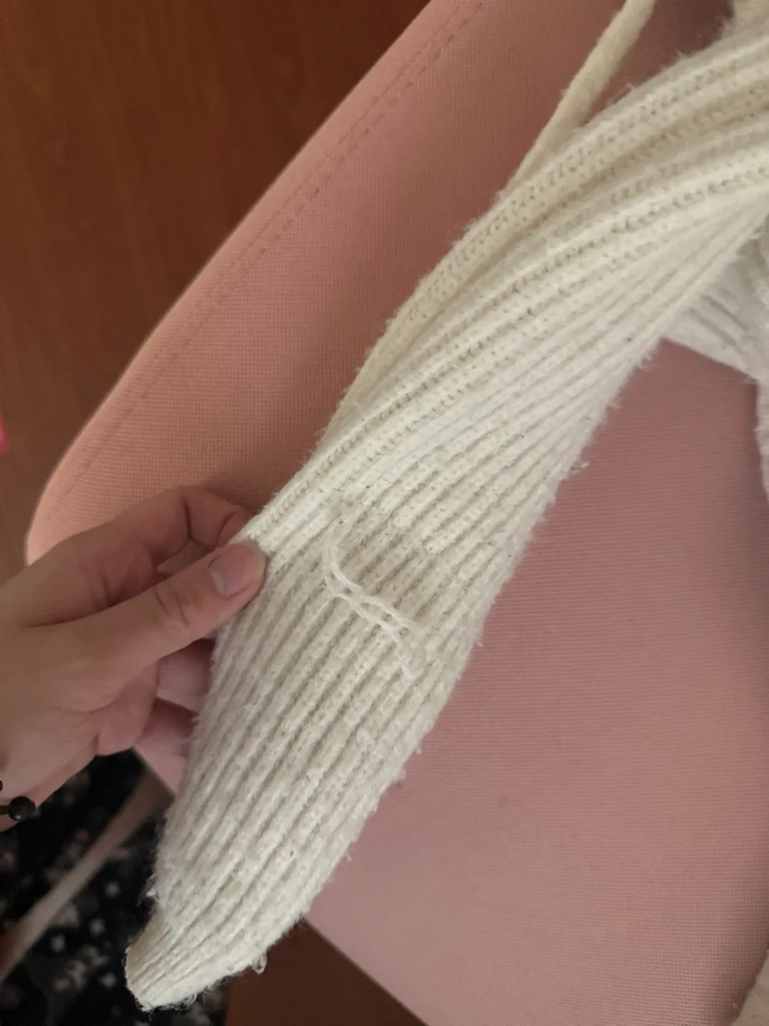 White Knit Zip-Up Crop Sweater image indicator(5)