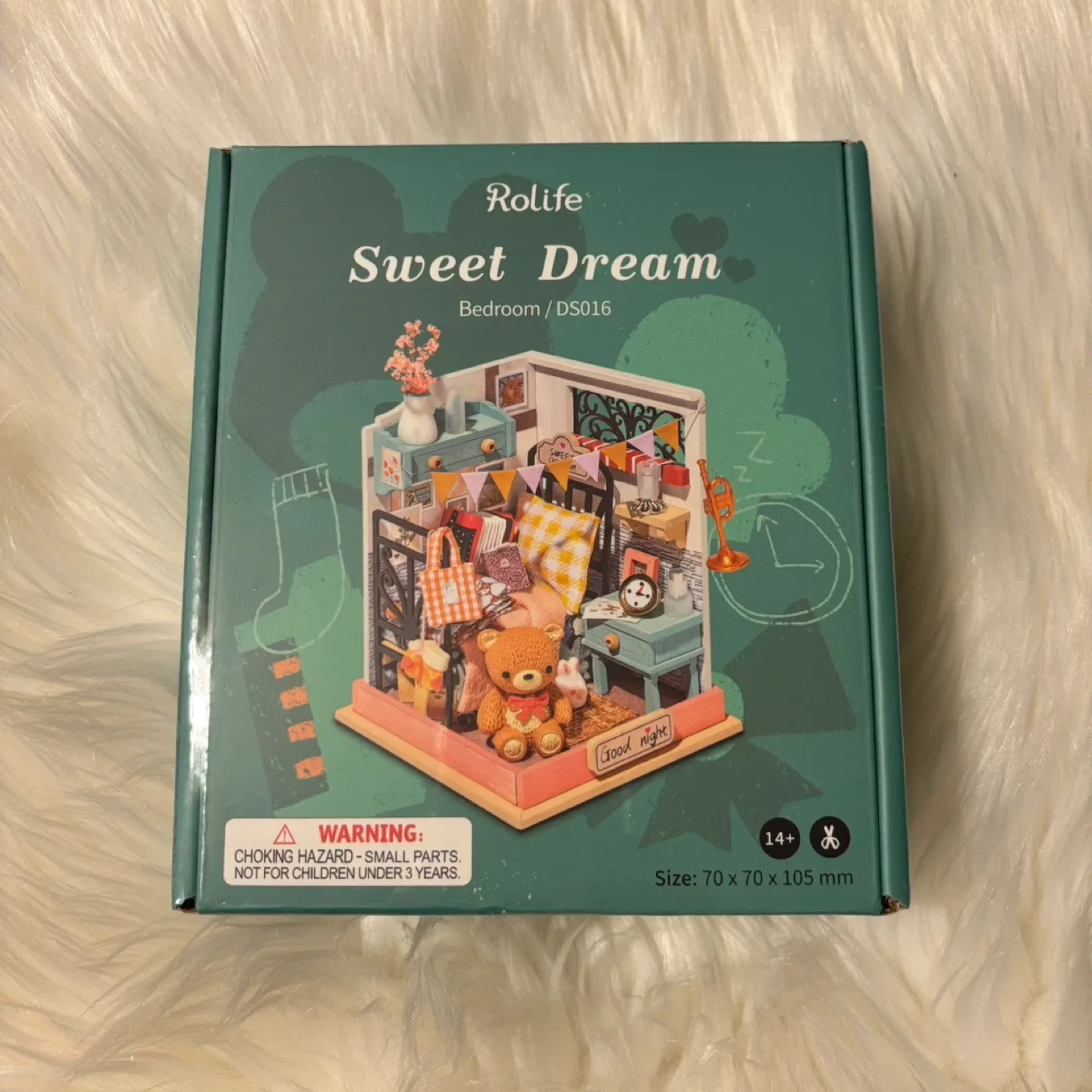 Rolife Sweet Dream Bedroom DIY Dollhouse Kit