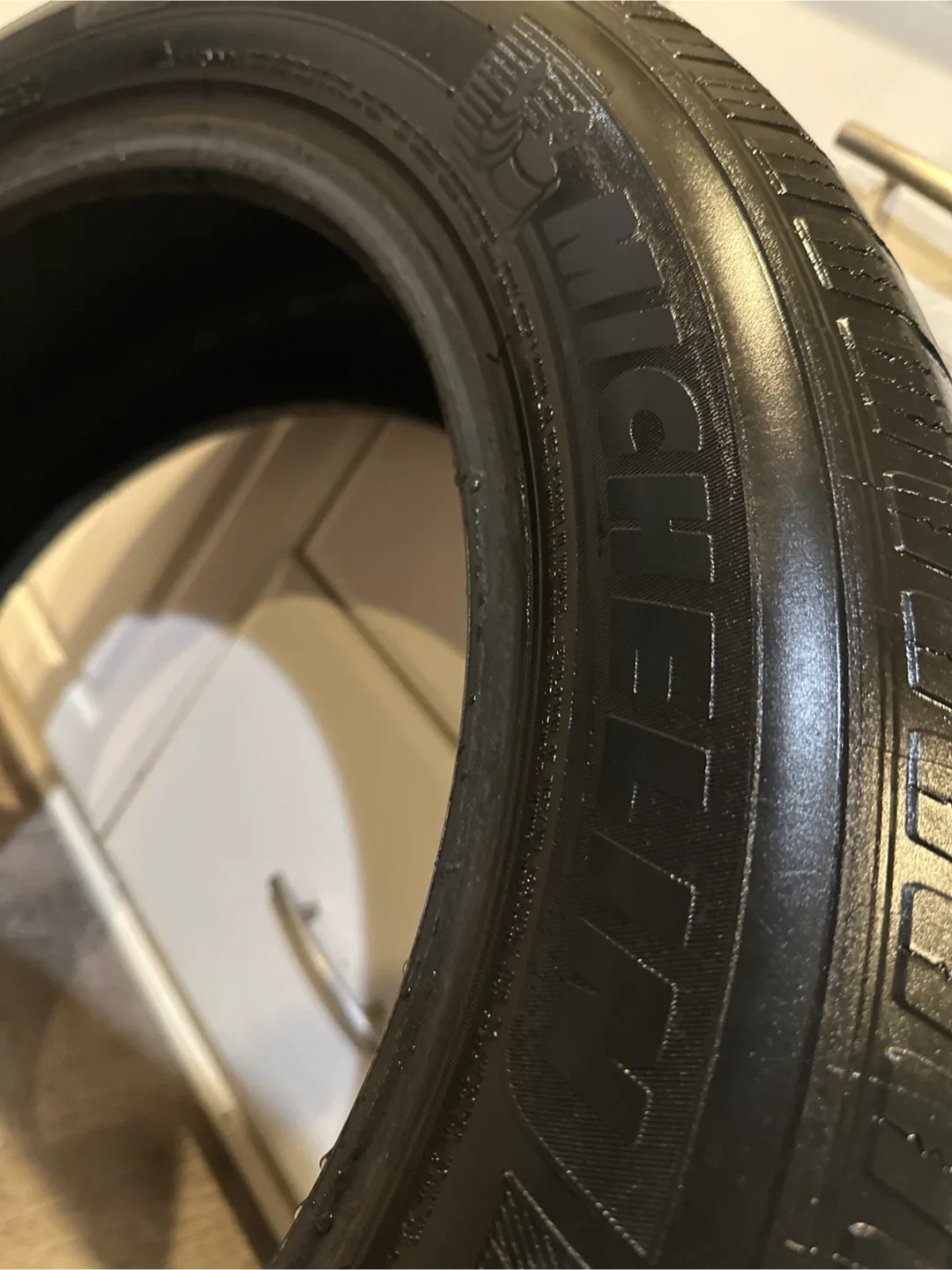 Michelin Defender LTX Ice Snow 235/55R19 Tire 70% image indicator(2)