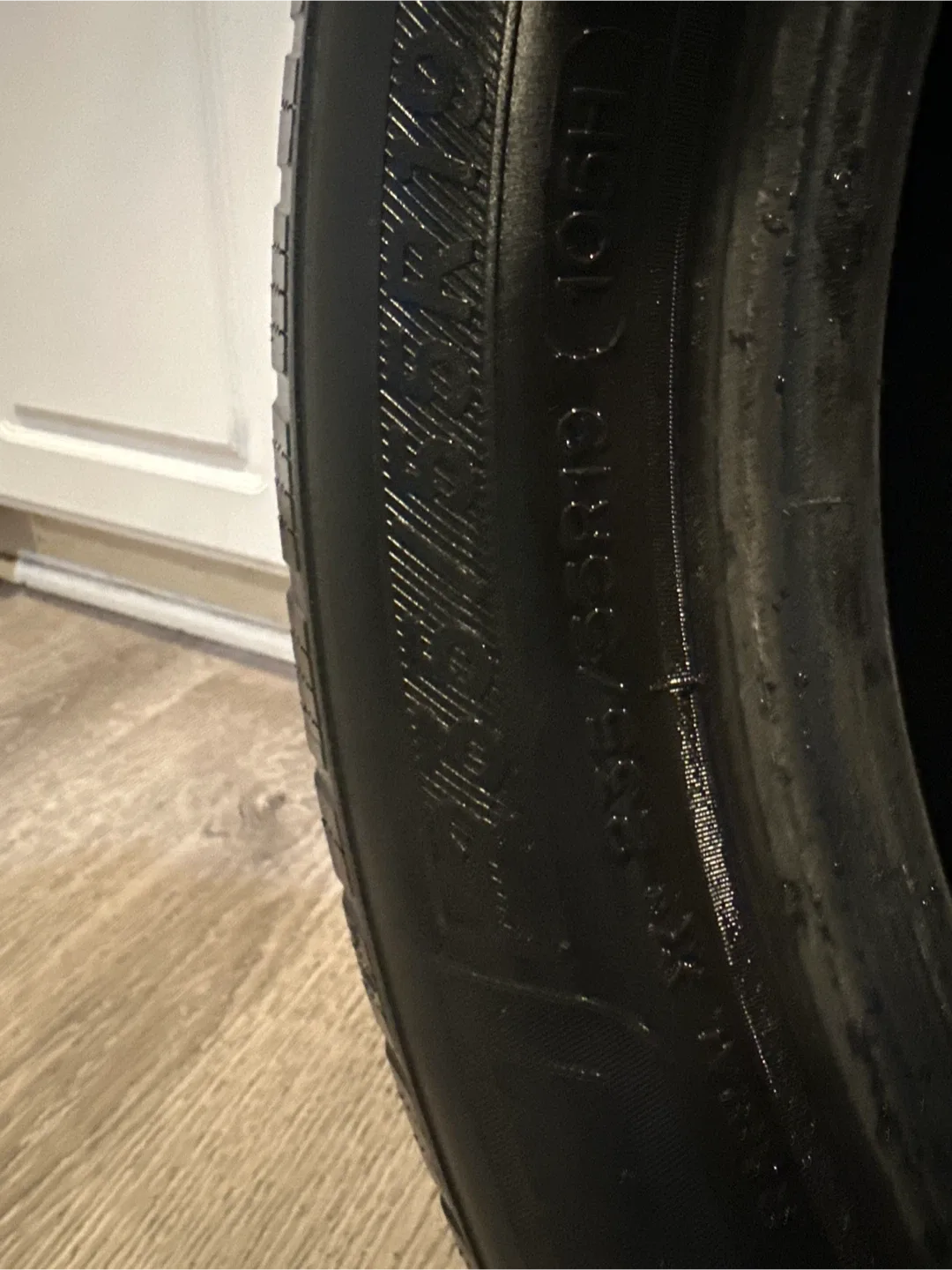 Michelin Defender LTX Ice Snow 235/55R19 Tire 70% image indicator(4)