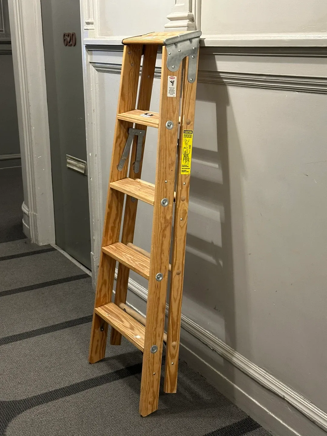 Wooden Ladder (Michigan Ladder) 5 FT / 5-Steps image indicator(2)